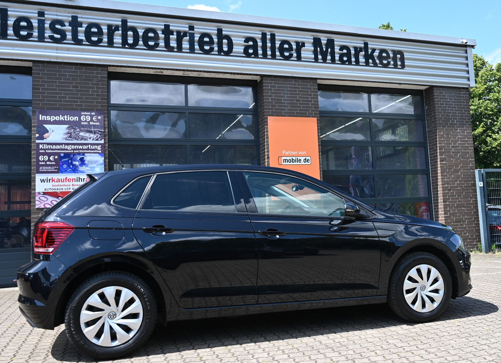 Volkswagen Polo VI 1.0 TSI Comfortline - Samsaru's Car Outlet
