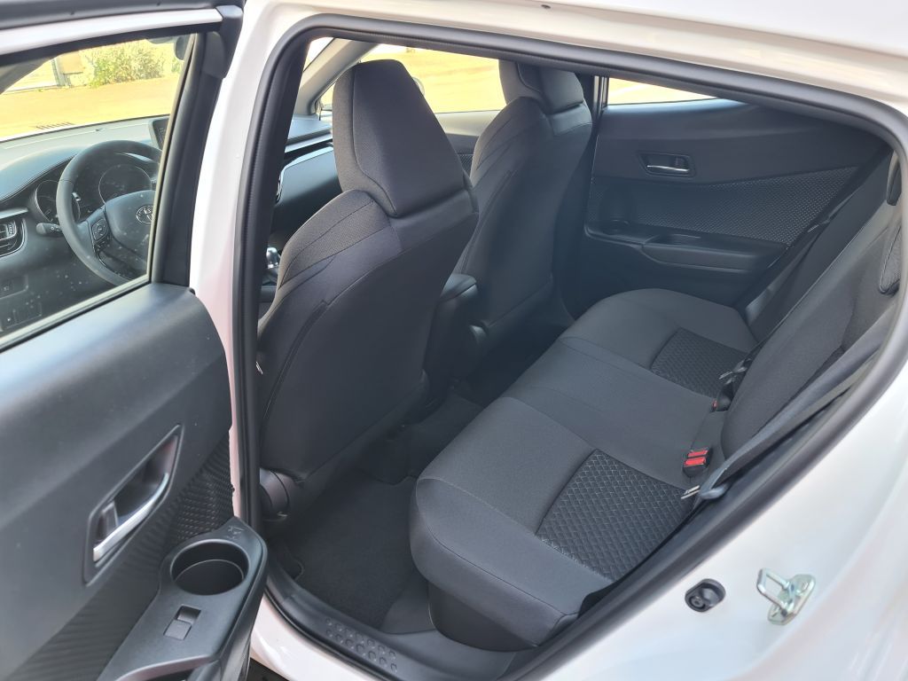 Toyota C-HR Hybrid Flow - Samsaru's Car Outlet