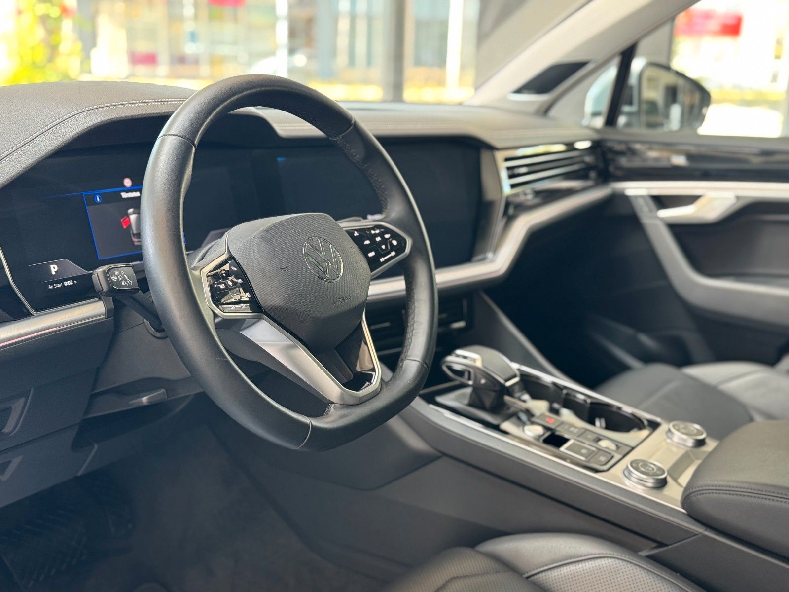 Volkswagen Touareg 3.0TDI Elegance 4Motion - Samsaru's Car Outlet