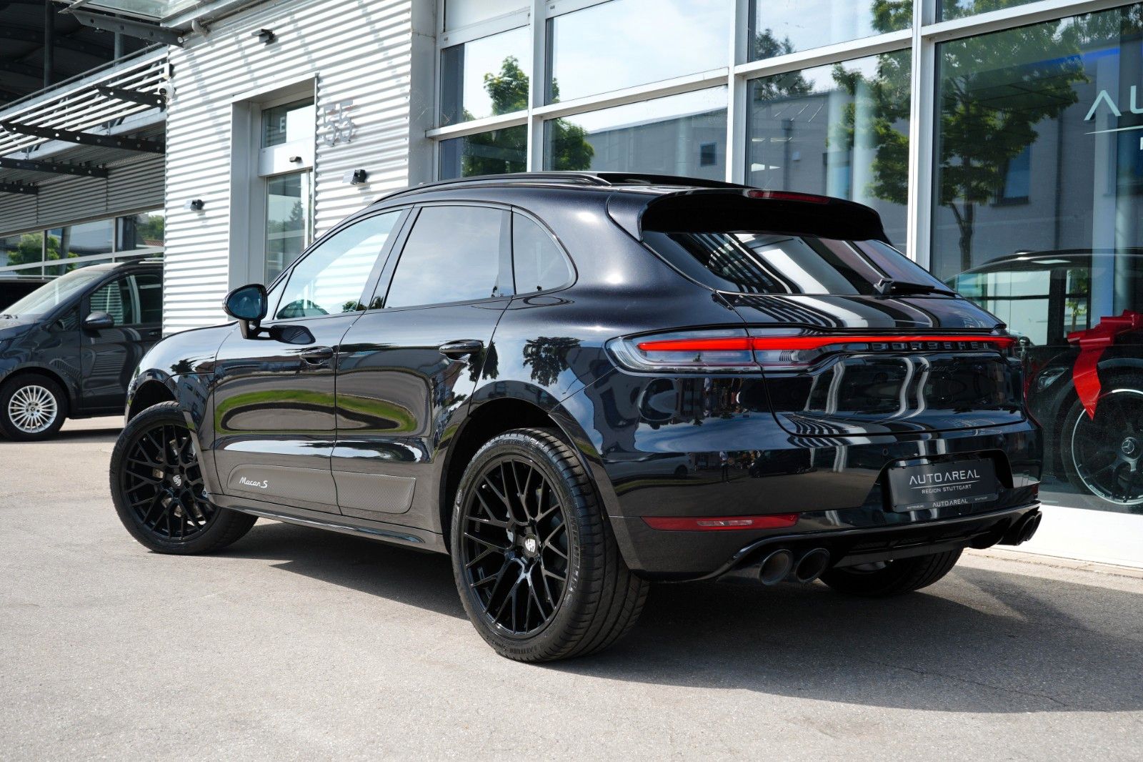 Porsche Macan S - Samsaru's Car Outlet