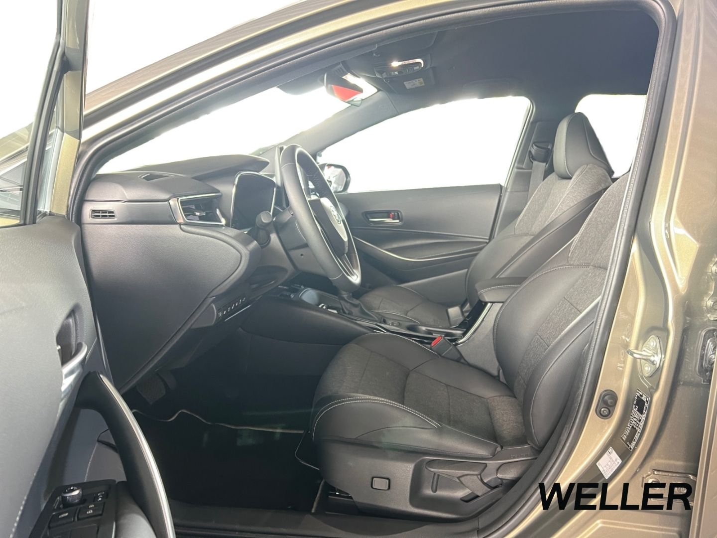 Toyota Corolla 1.8 Hybrid TS Team D *Bi-LED*ACC*CAM*SHZ