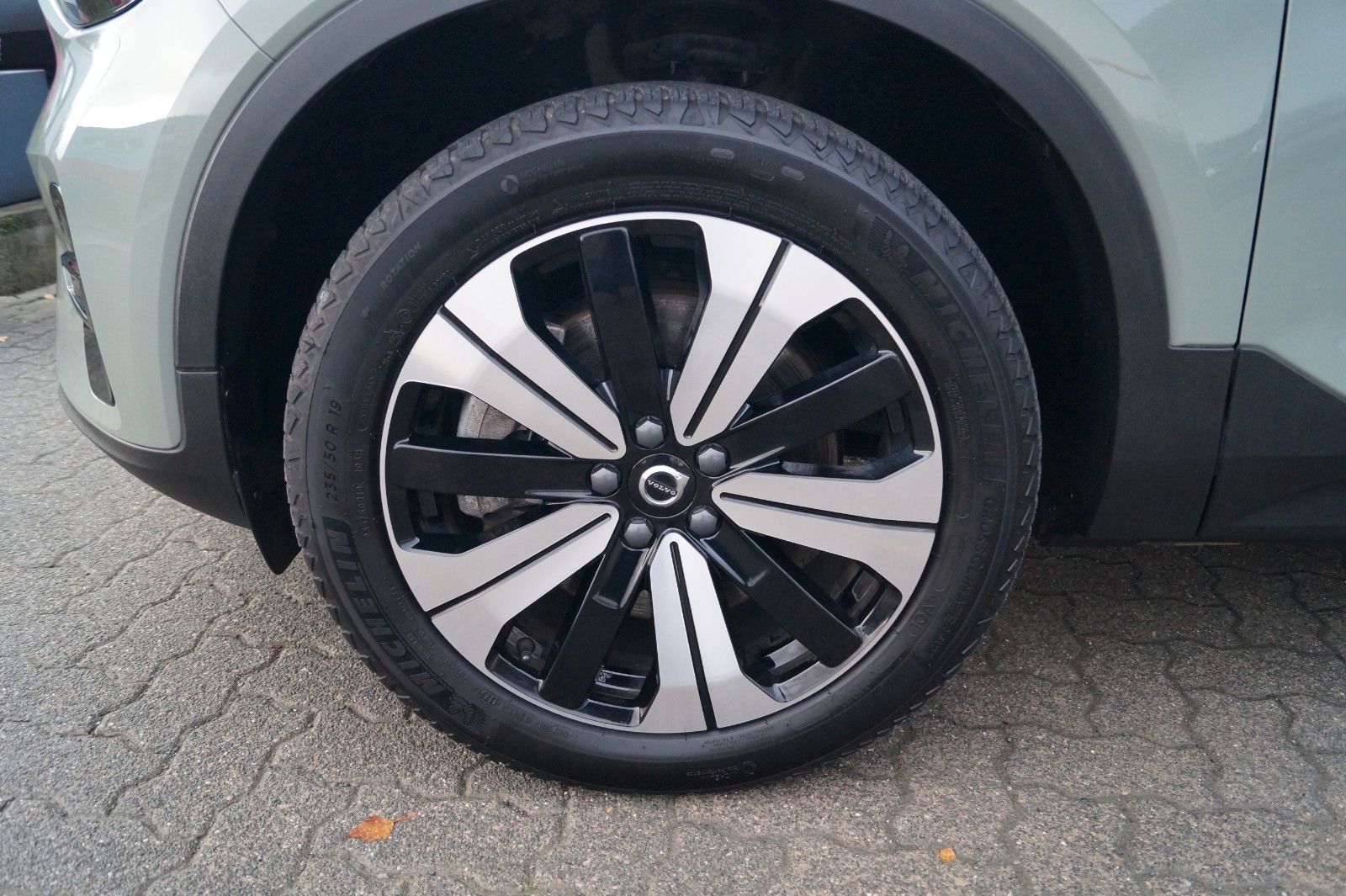 Volvo XC40 Recharge Single 2WD Plus Aut./AHK/Microtech