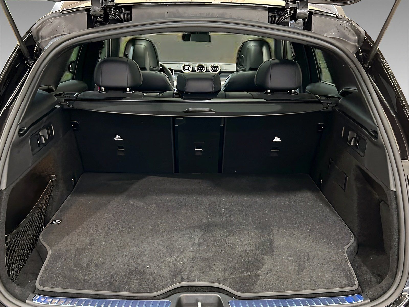 Mercedes-Benz GLC 300de 4M AMG+LED+NIGHT+Pano+Ambi+TotW+AHK