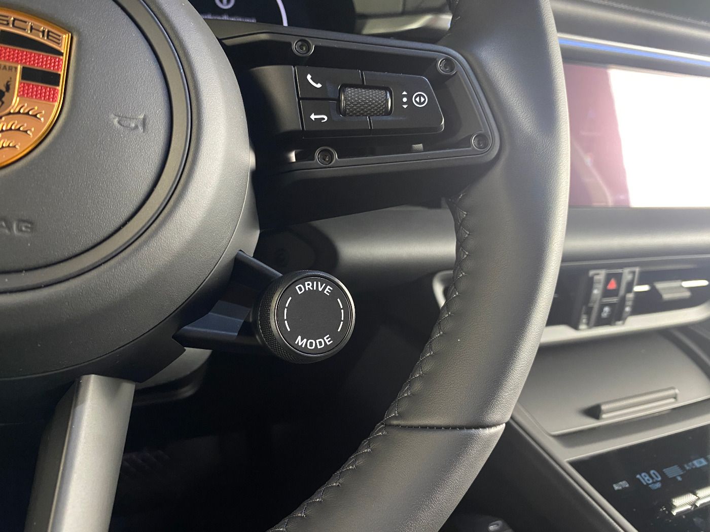 Porsche Macan 4 | Luftfederung | Panorama | BOSE | AHK |