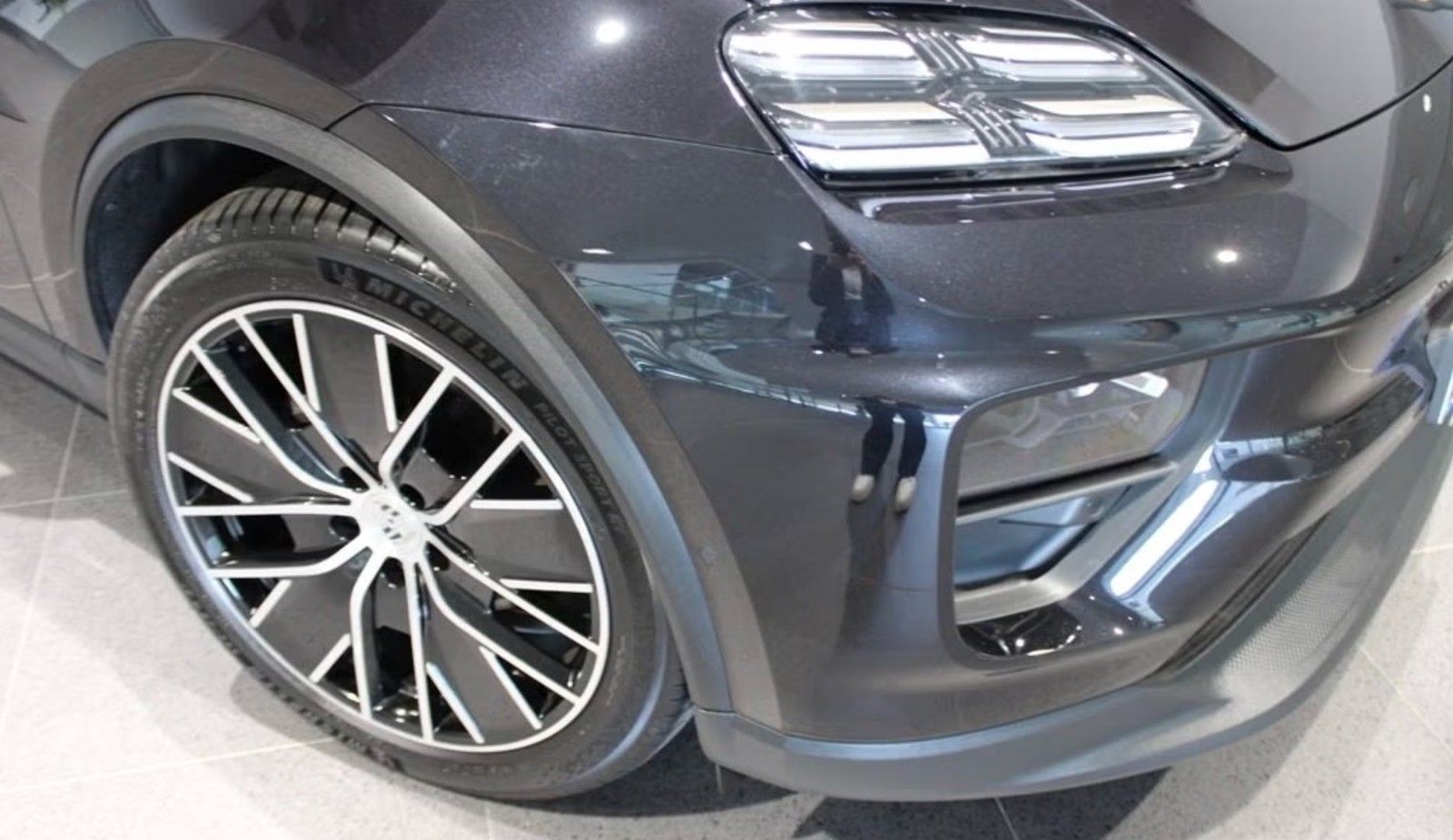 Porsche Macan Electric BOSE*AHK*L-HEIZBAR