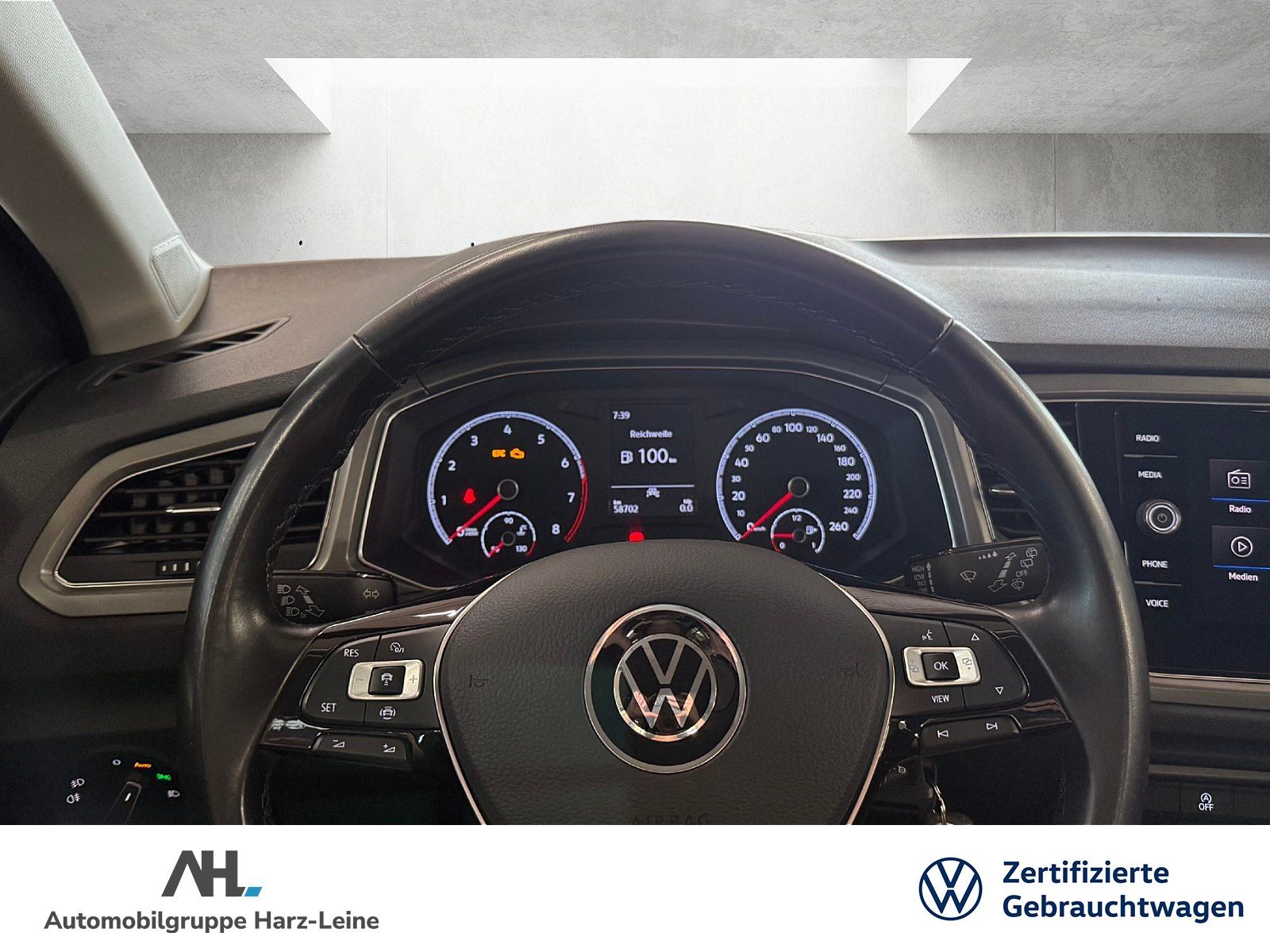 Volkswagen T-Roc 1.0 TSI Style - Samsaru's Car Outlet
