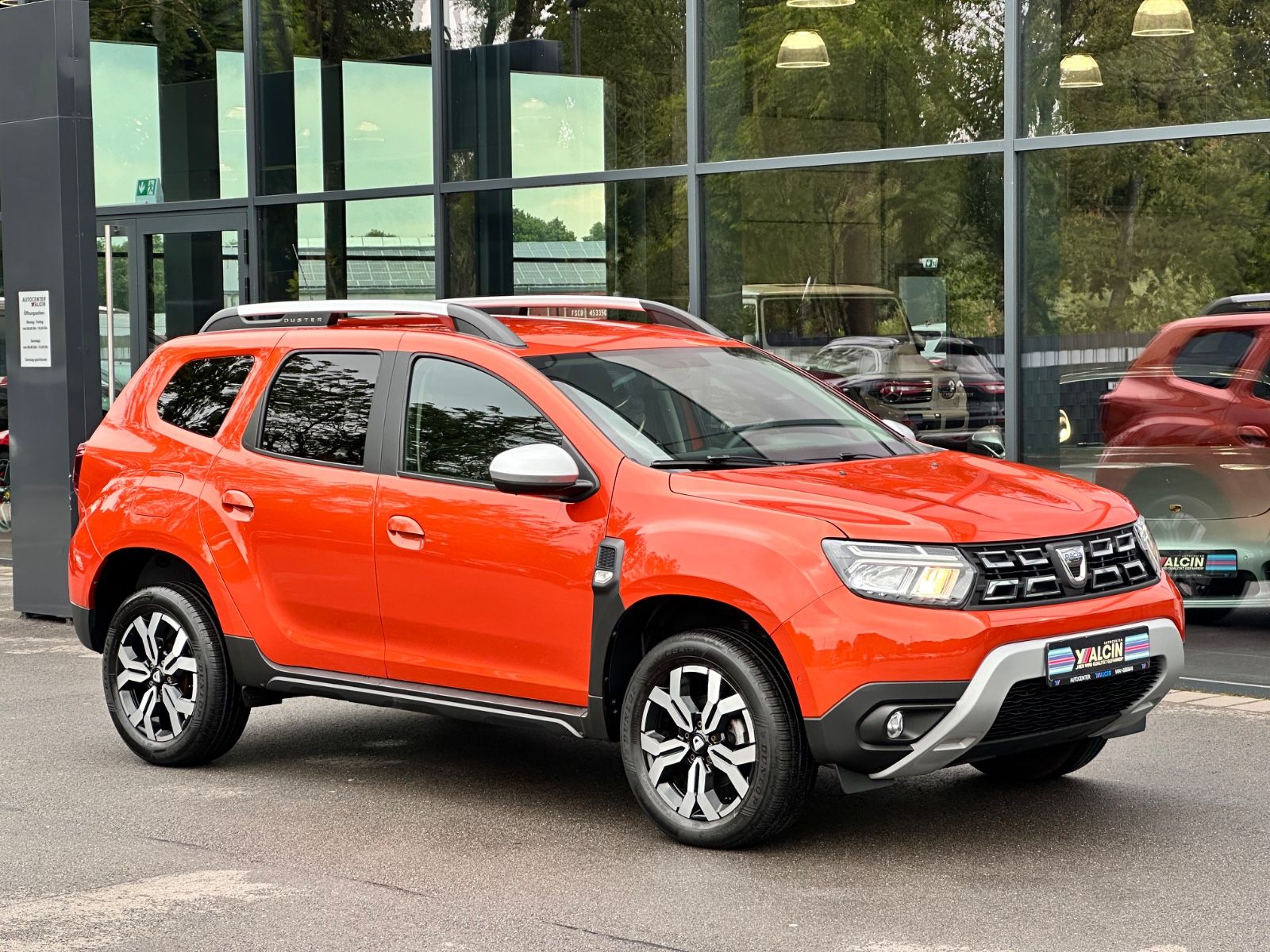 Dacia Duster Blue dCi 115 2WD Prestige - Samsaru's Car Outlet