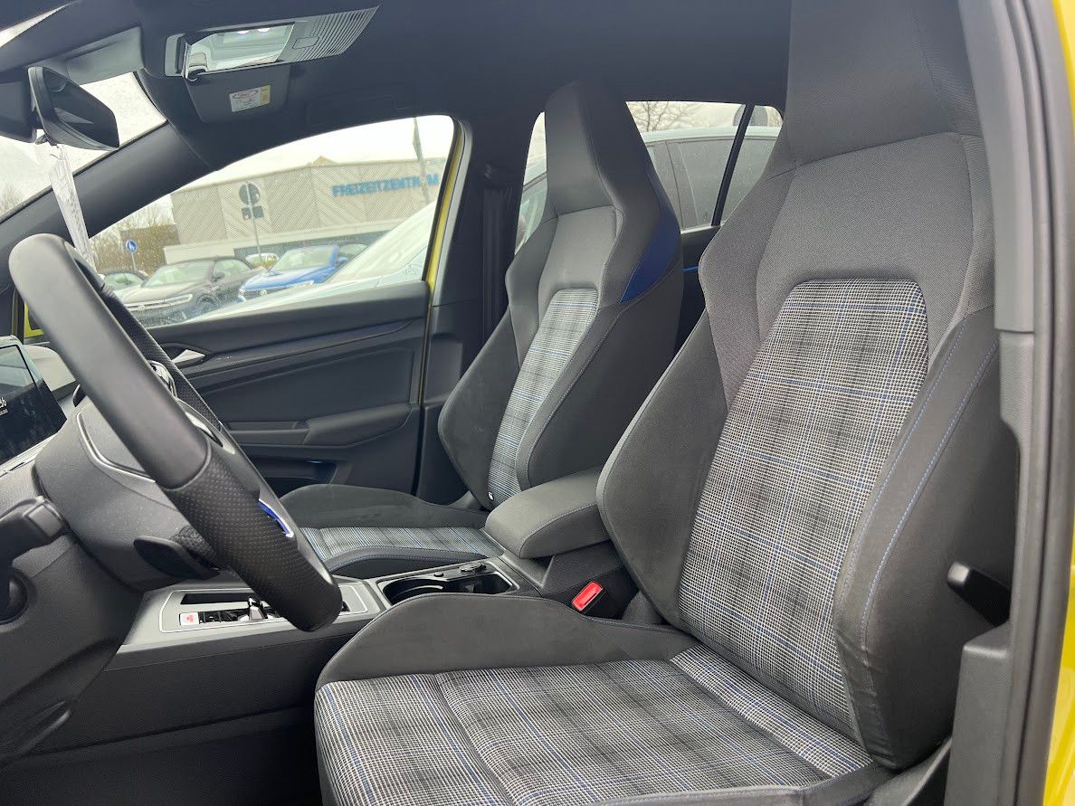 Volkswagen Golf VIII GTE eHybrid - Samsaru's Car Outlet