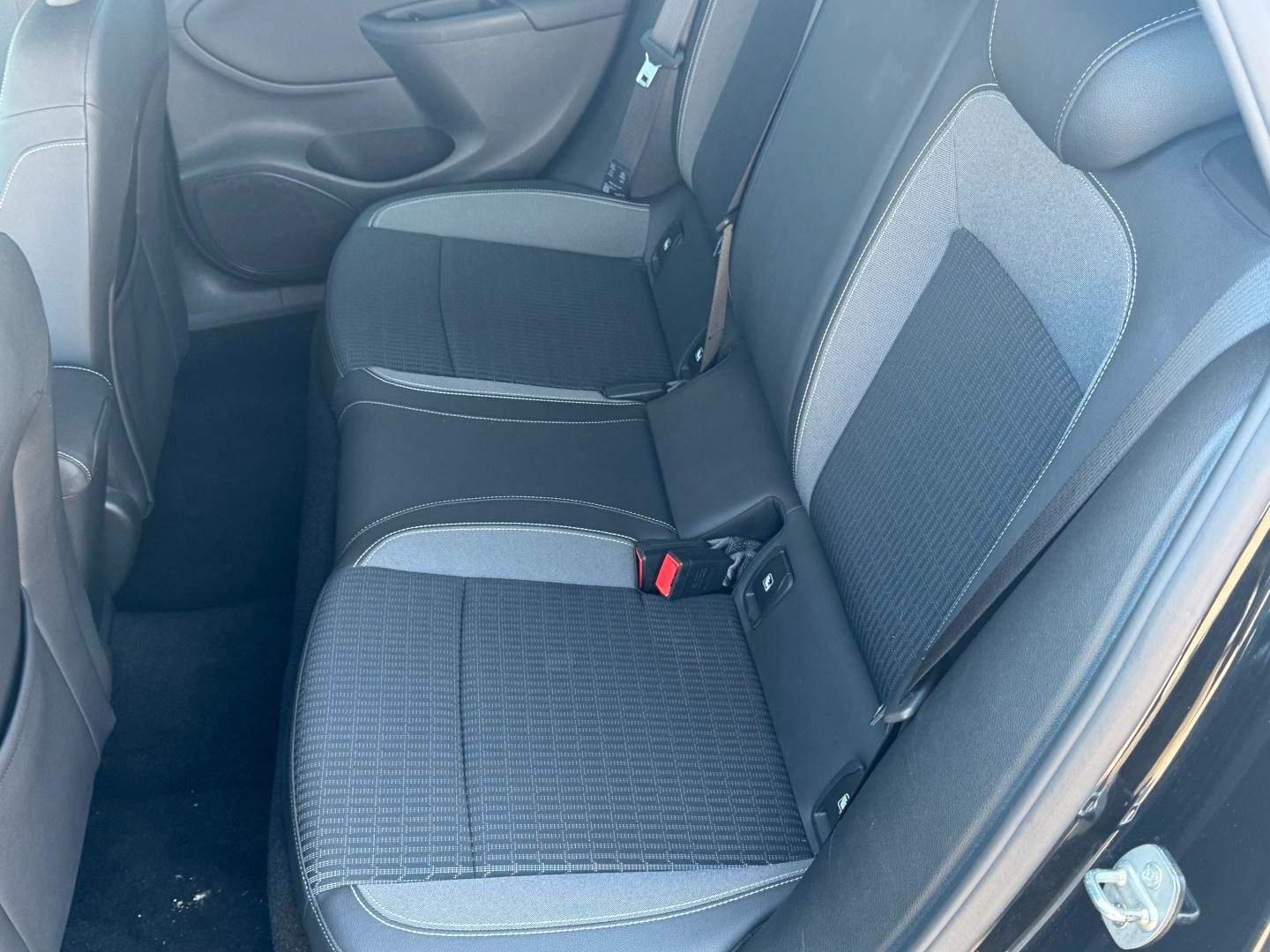 Opel ASTRA ST 1.5D Elegance - Samsaru's Car Outlet