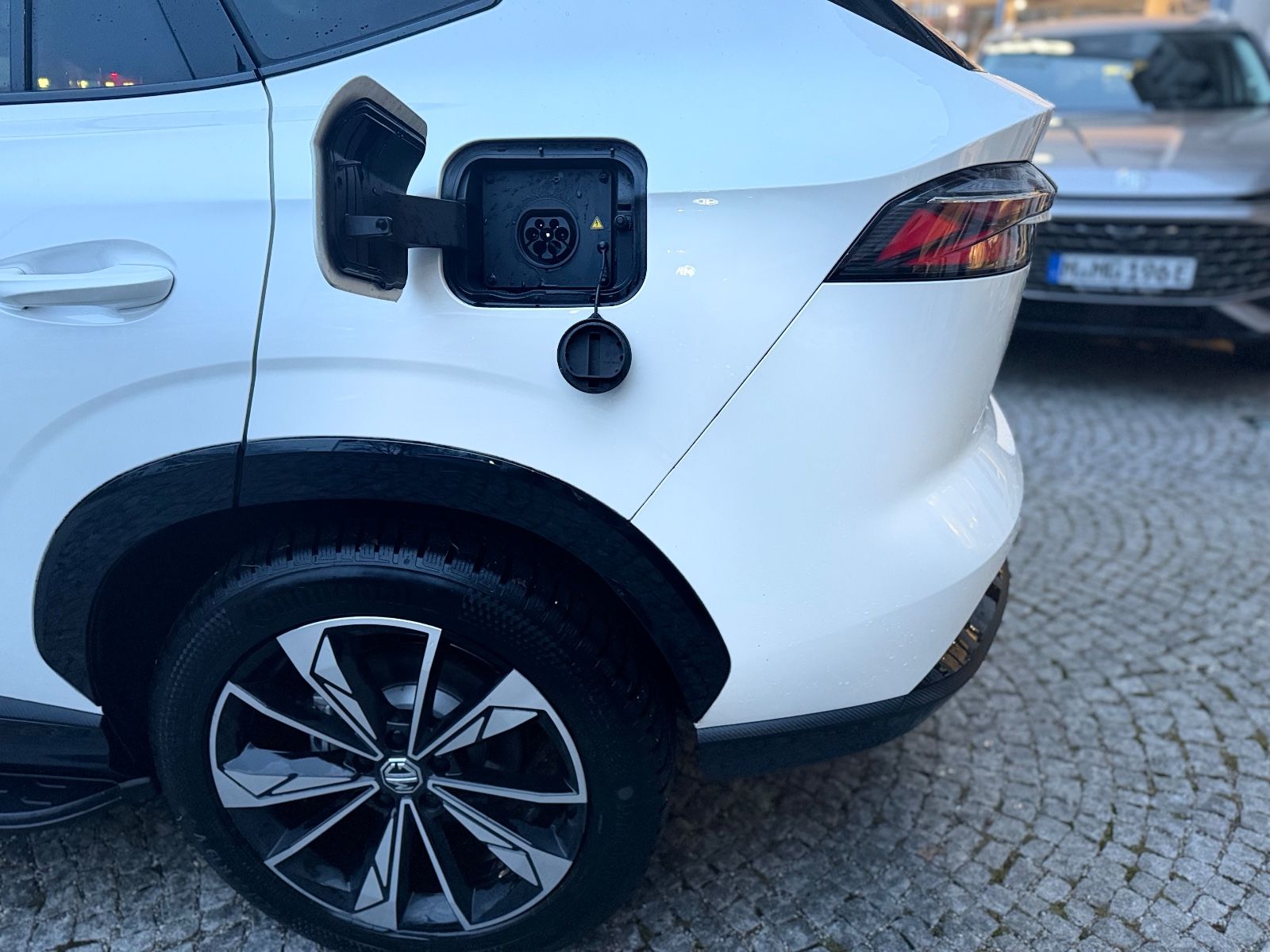 MG HS PHEV // PLUG-IN-HYBRID
