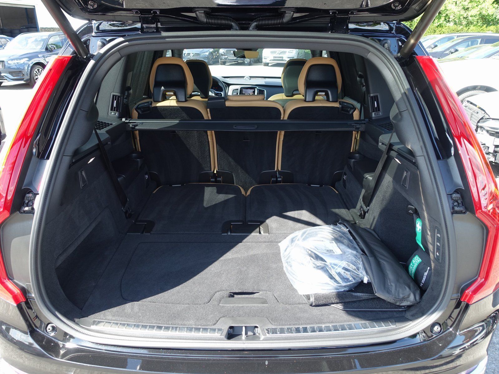 Volvo XC90 Plus Bright T8 Recharge AWD - Samsaru's Car Outlet