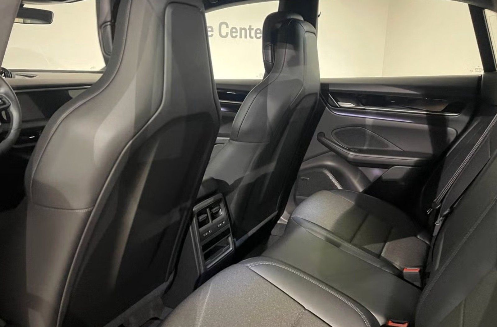 Porsche Macan Electric 4