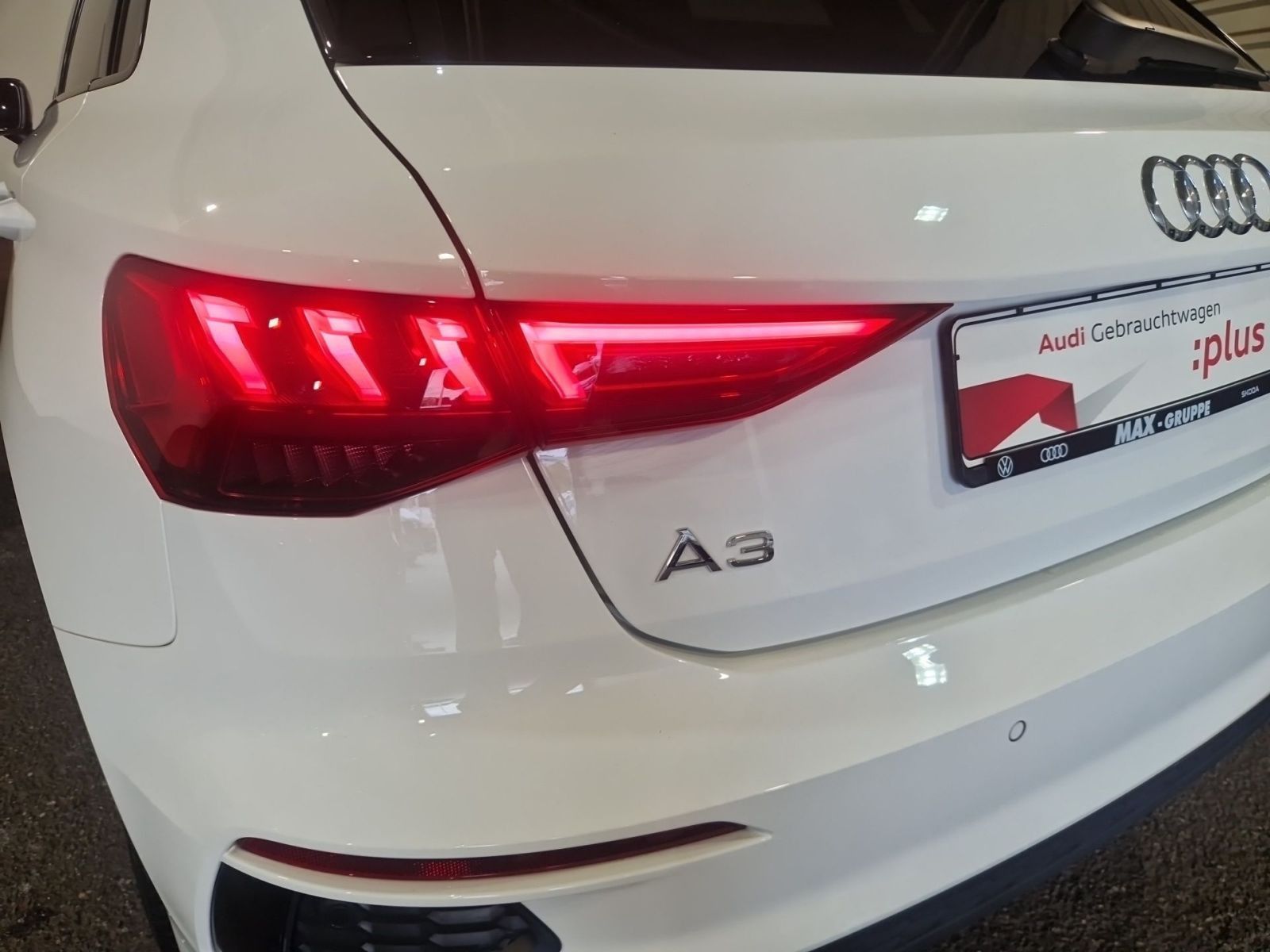 Audi A3 Sportback 45 TFSI e S LINE - Samsaru's Car Outlet