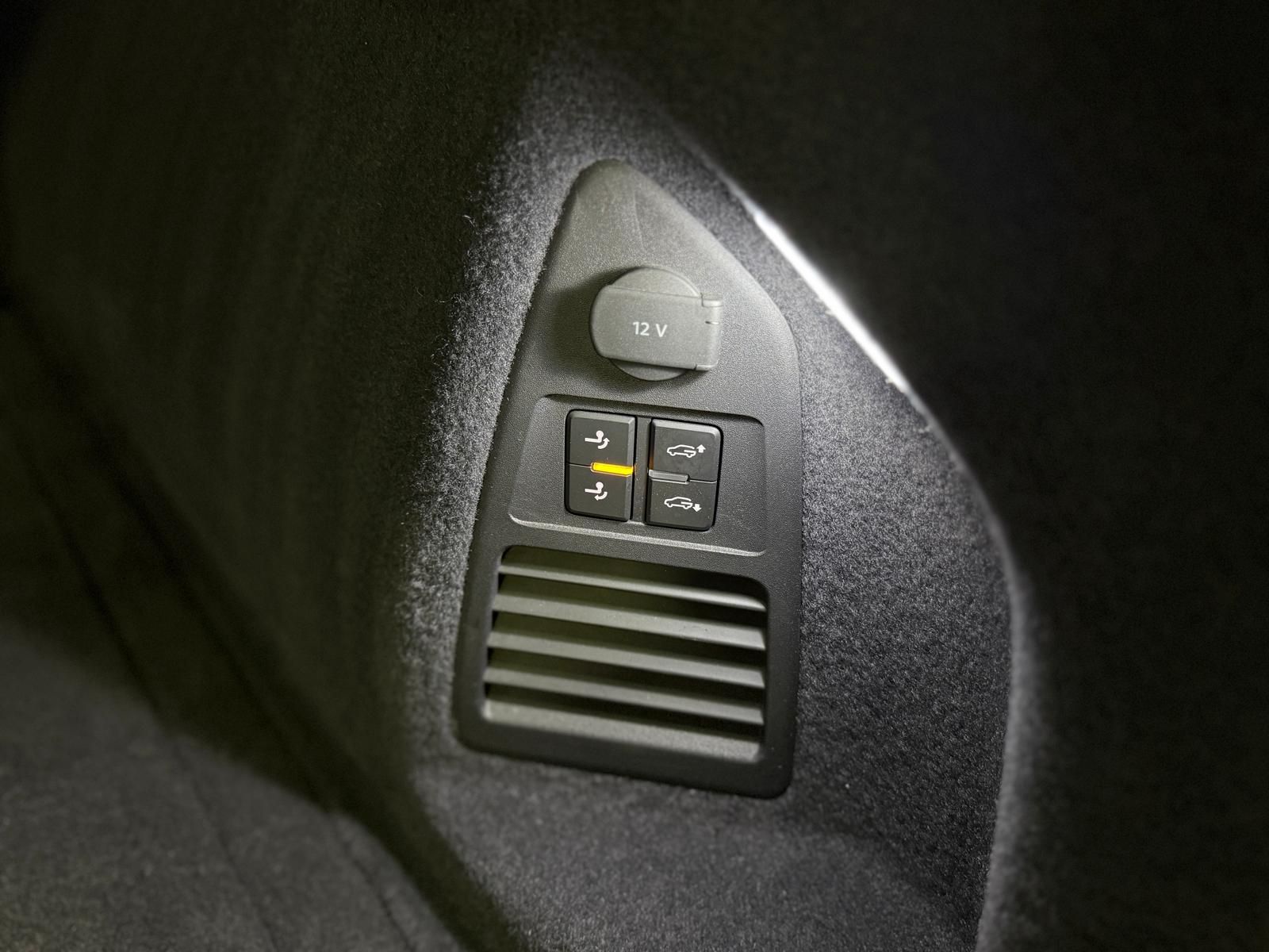 Volkswagen Touareg Elegance 4Motion - Samsaru's Car Outlet