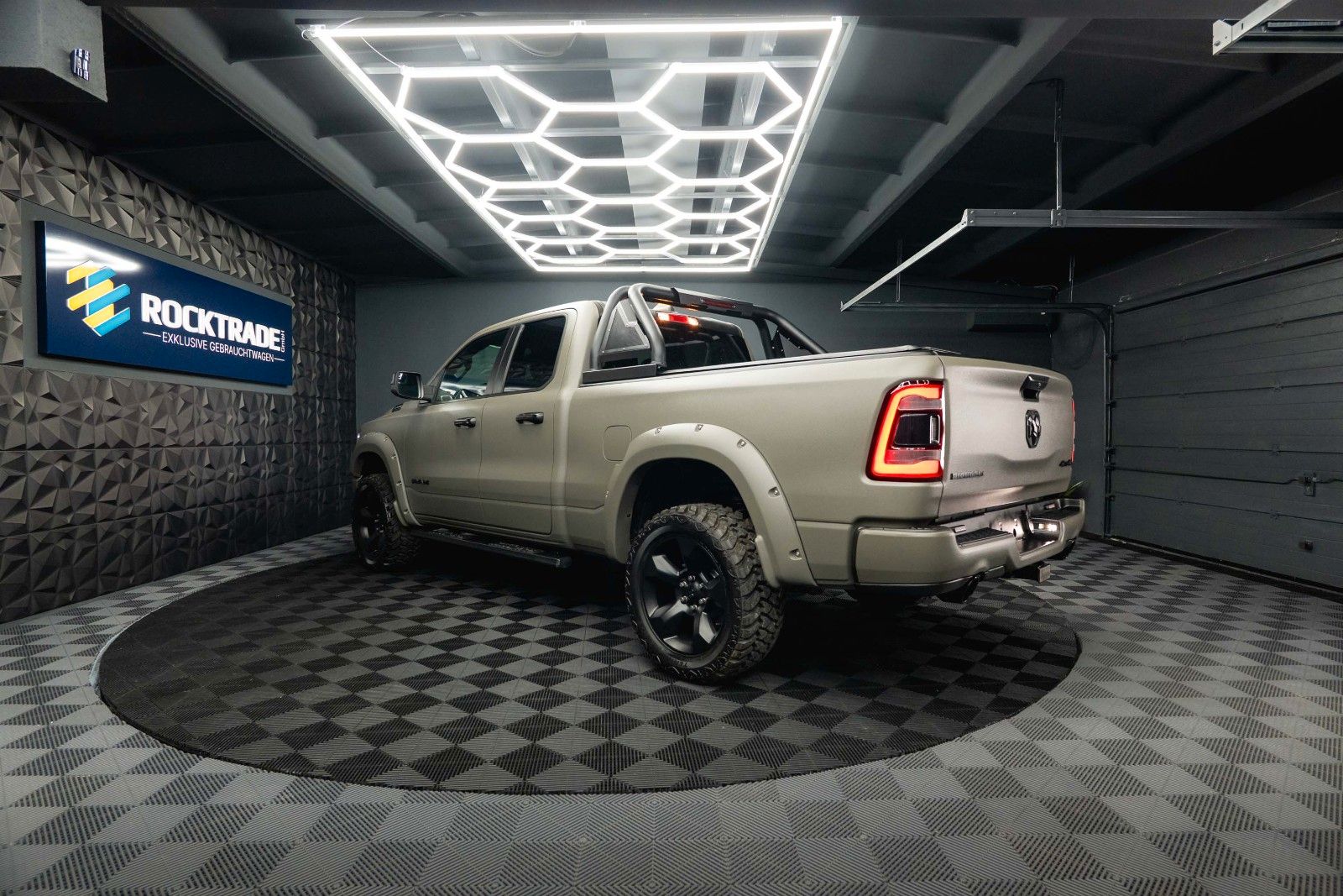 Dodge RAM 5.7 V8 HEMI 4x4 OFFROAD LONGBED RAPTOR Style