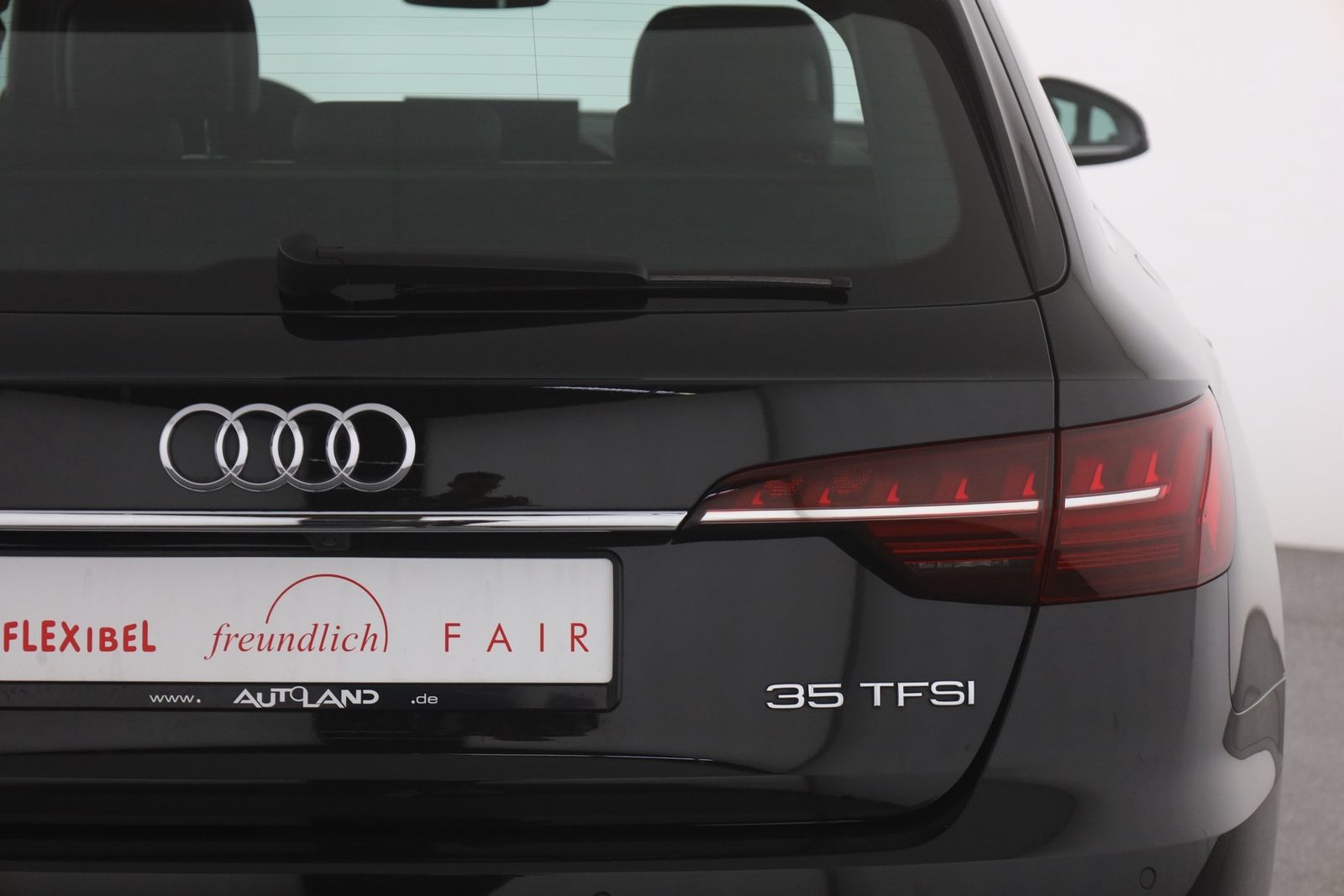 Audi A4 Avant 35 TFSI advanced - Samsaru's Car Outlet