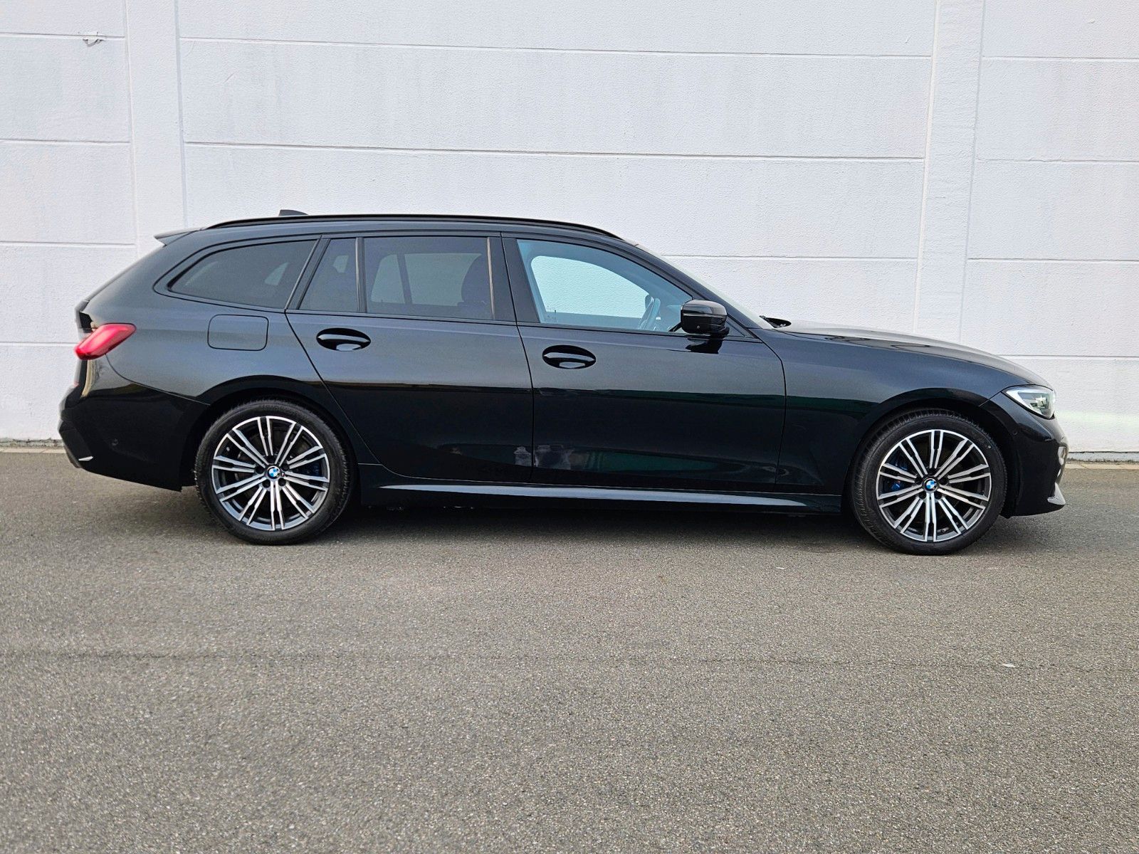 BMW 330e*LCProf*M-SPORT*HUD*ACC*PARKASS+*KEYLESS GO