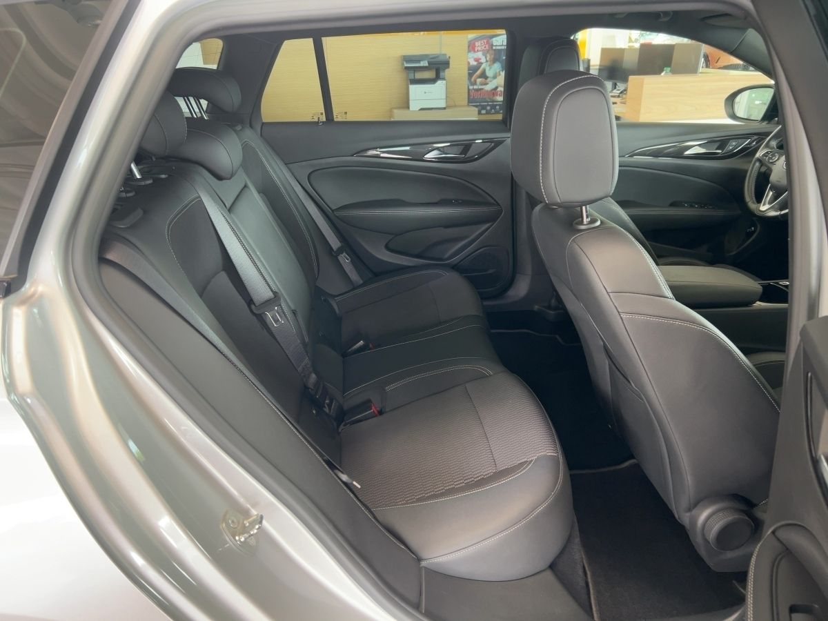Opel Insignia 2.0 CDTI Elegance - Samsaru's Car Outlet