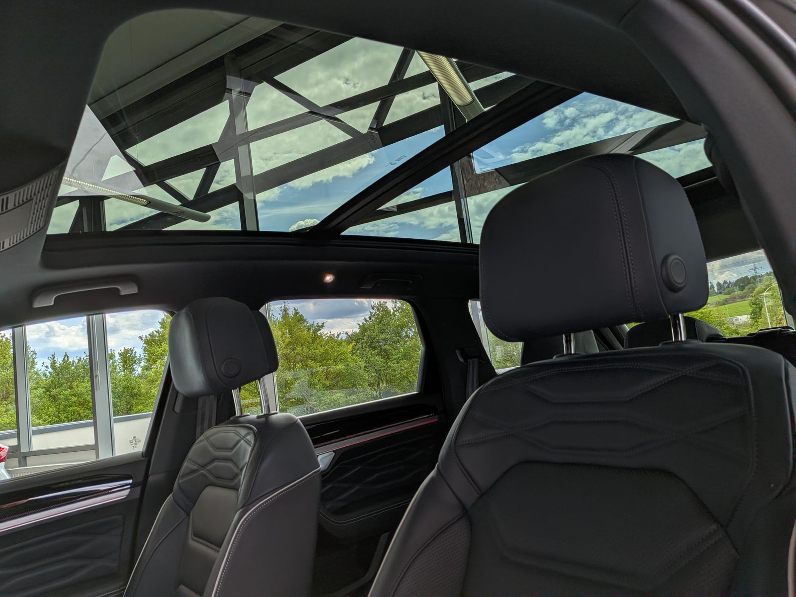 Volkswagen Touareg 3.0TDI 4M R-Line VOLL Black 22" UPE 114T