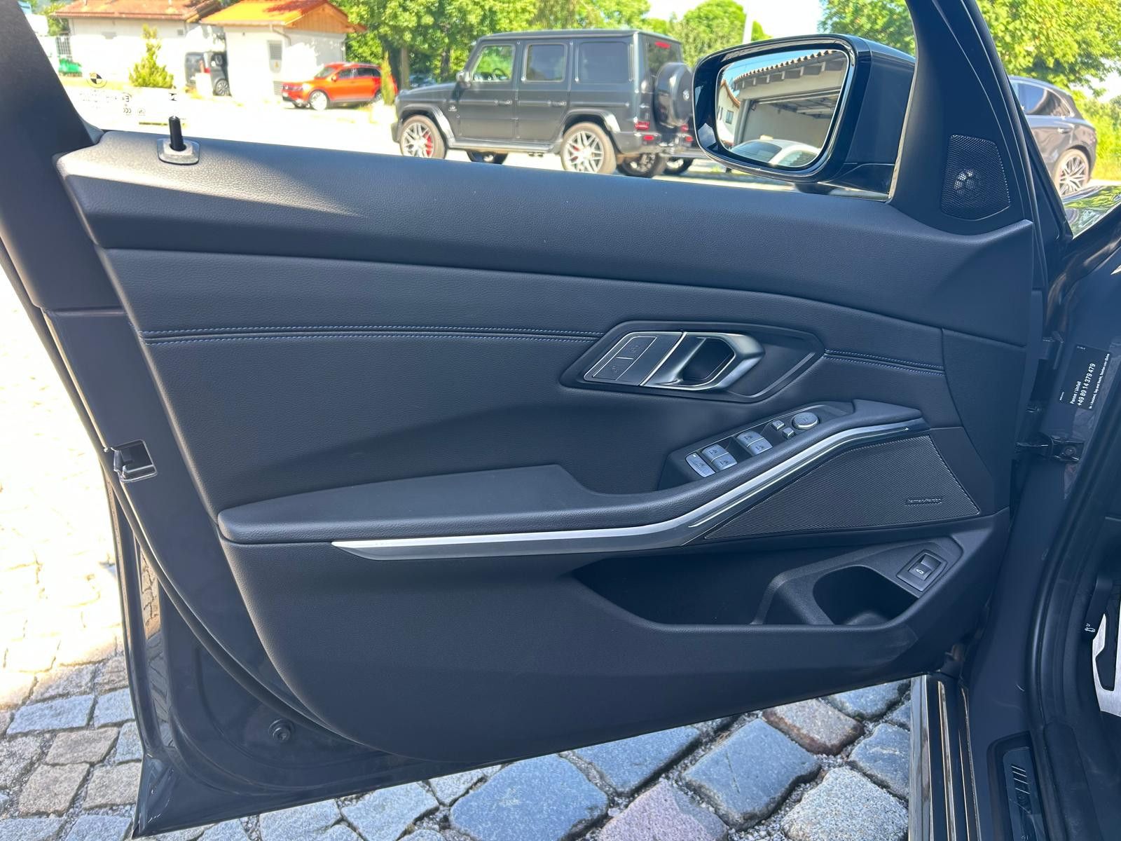 BMW 320 d xDrive M-Sport - Samsaru's Car Outlet