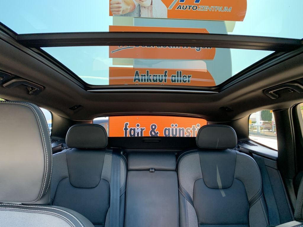 Volvo XC60 B4 D AWD Plus Dark,PANO,AHK,LED