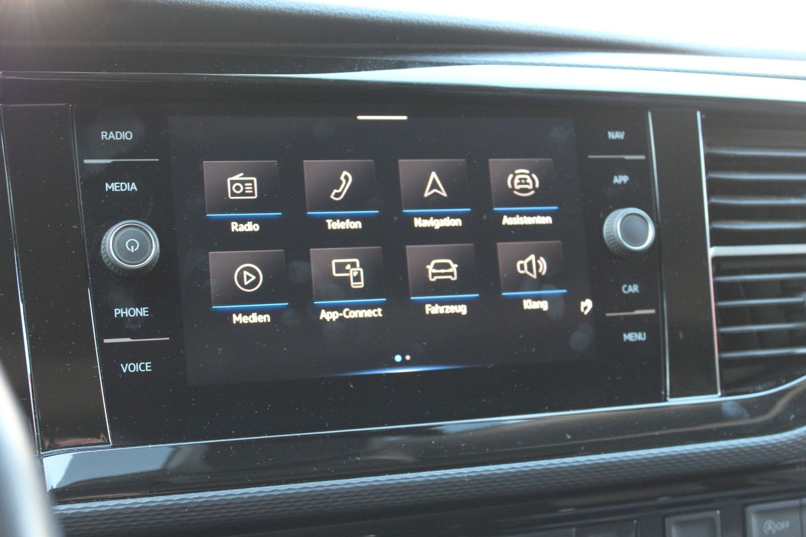 Volkswagen T6.1 Multivan - Samsaru's Car Outlet