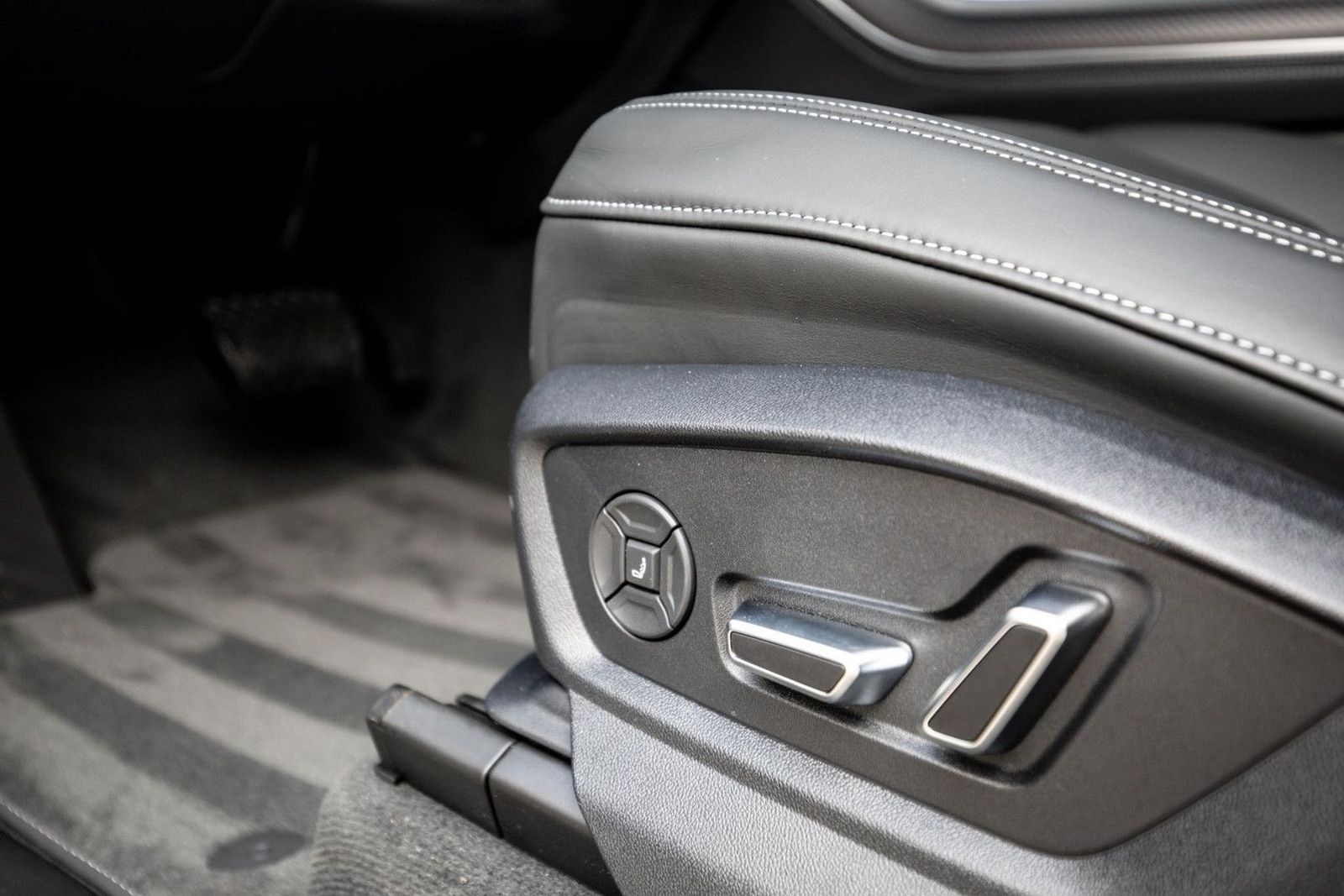 Audi Q7 60 TFSI e Competition 490pk, Full-options 202