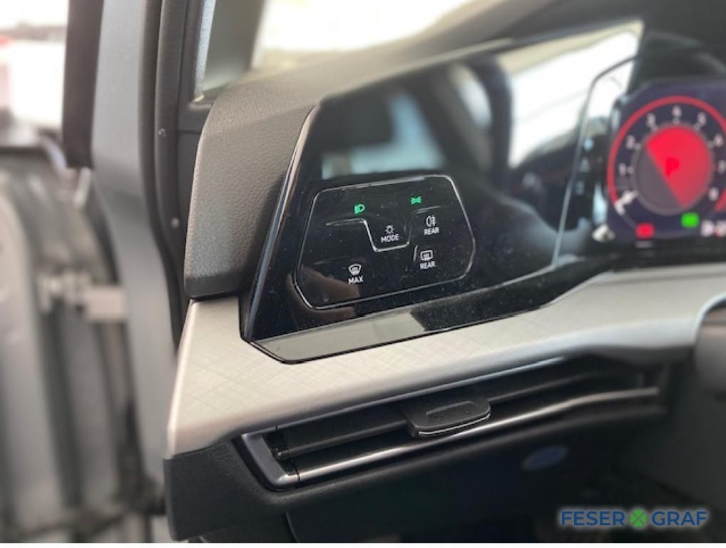 Volkswagen Golf VIII Variant Life - Samsaru's Car Outlet