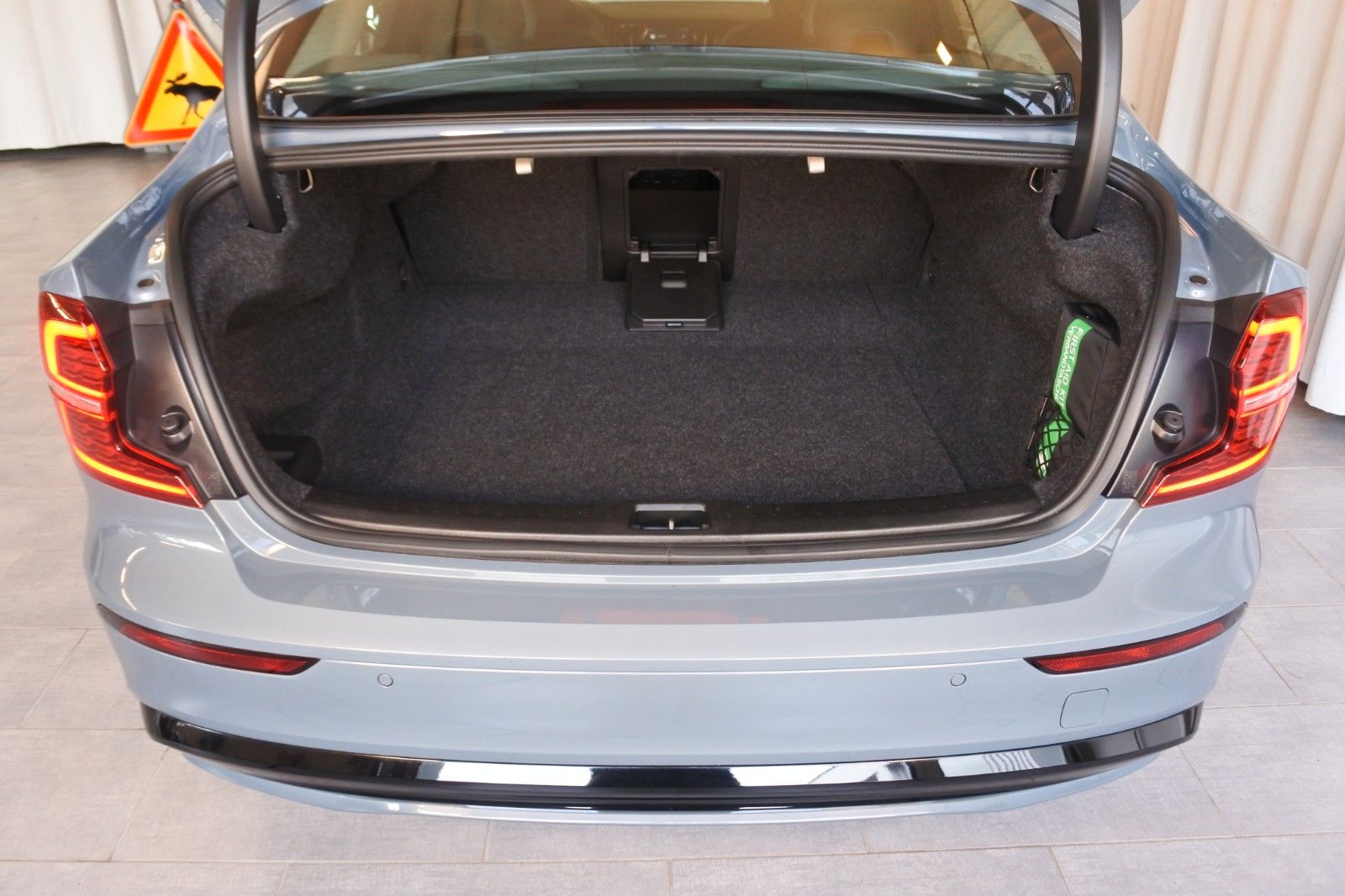 Volvo S60 T8 Ultimate Dark Recharge Plug-In Hybrid AWD