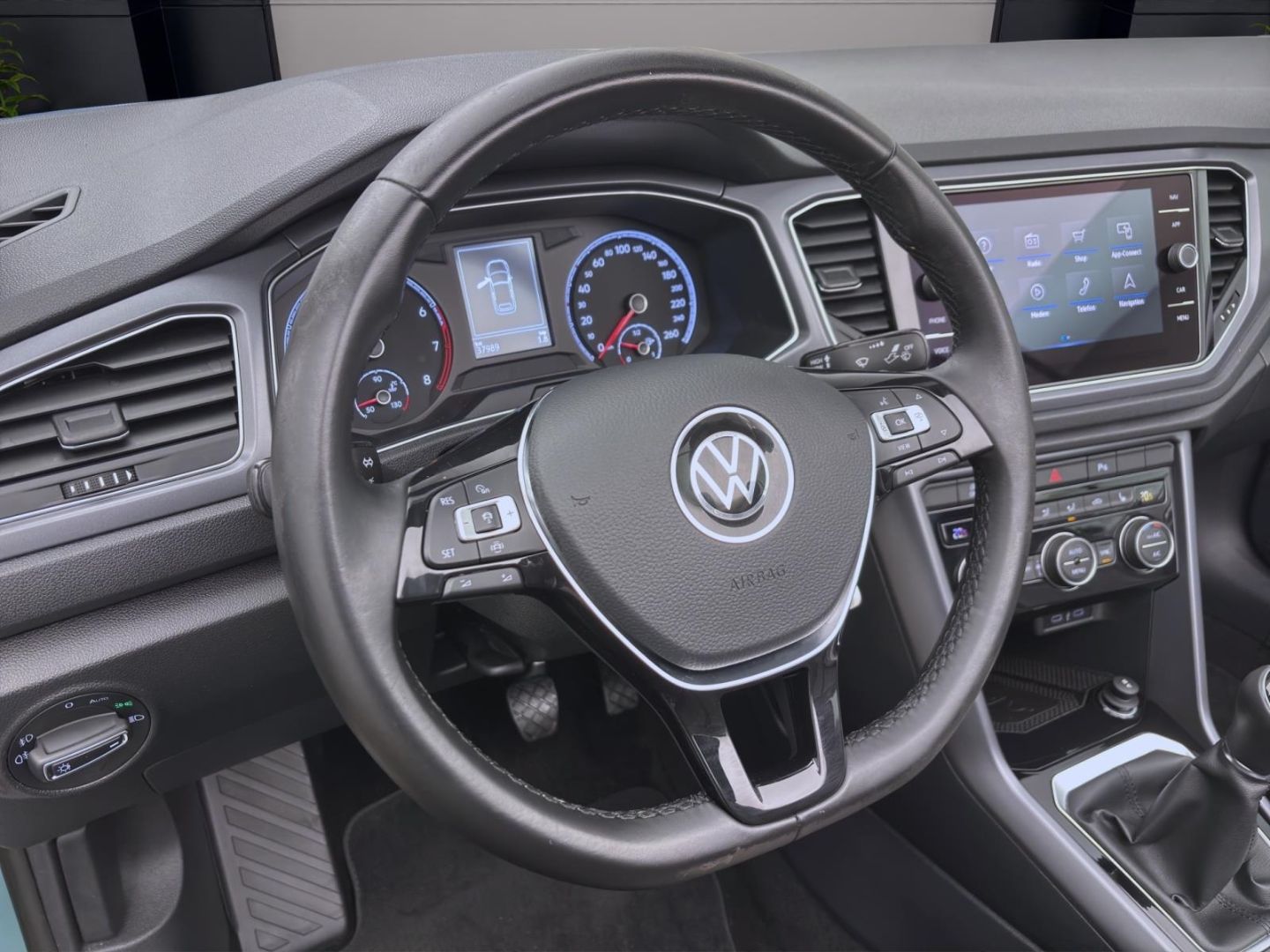 Volkswagen T-Roc Cabrio 1.0 TSI STYLE - Samsaru's Car Outlet