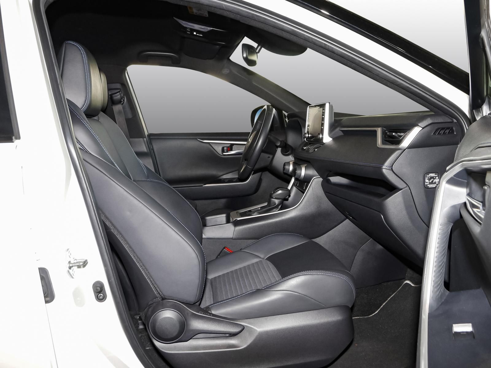 Toyota RAV 4 2.5 Hybrid Style - Samsaru's Car Outlet