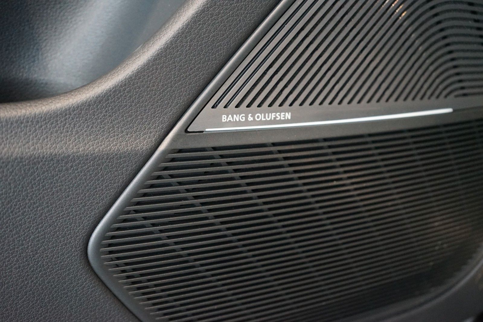 Audi RSQ8 performance | B&O Advanced | Carbon | 305