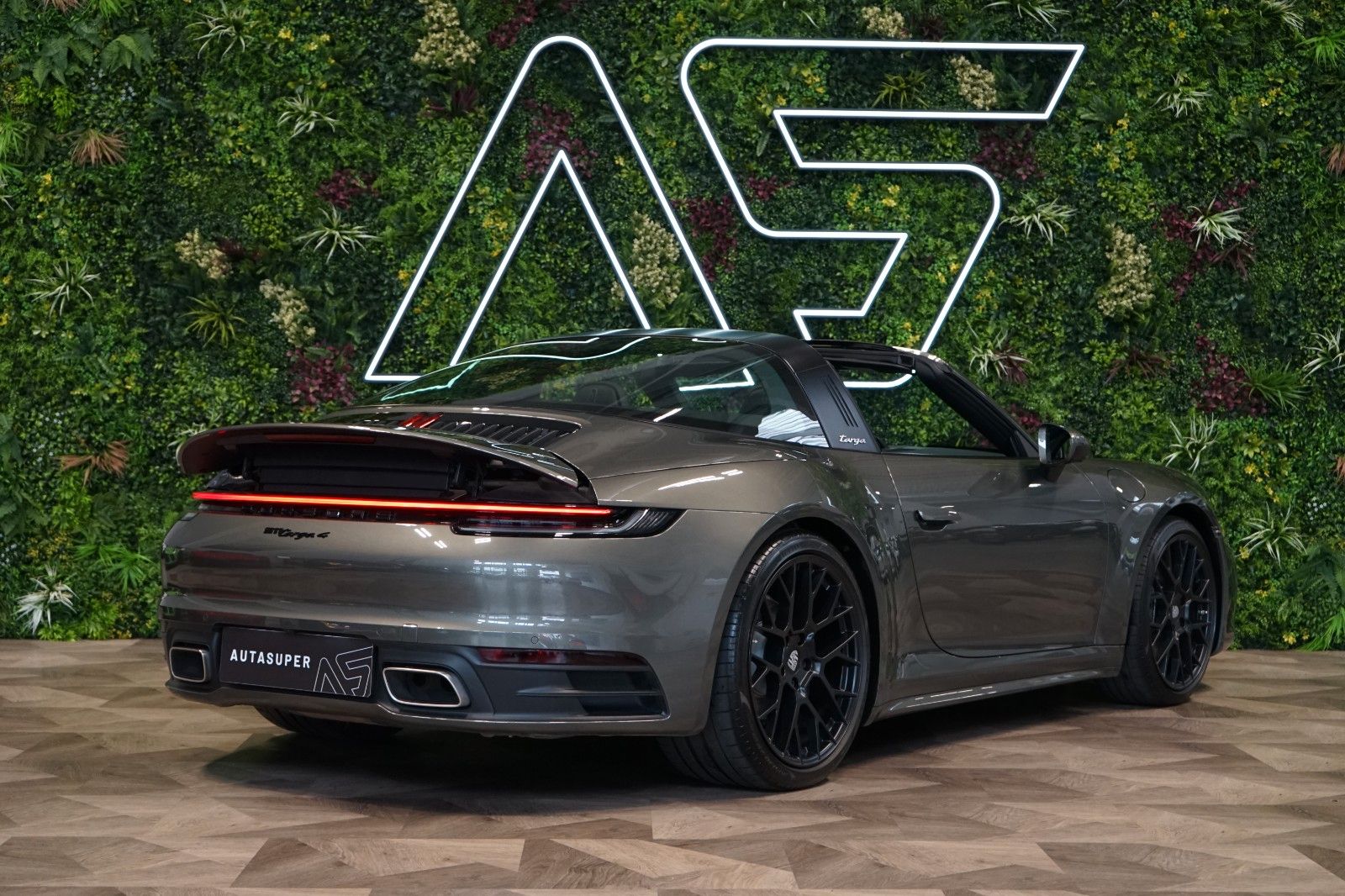 Porsche 992*TARGA 4*PDK*PDLS+*LIFT*360*136.281€ NETTO