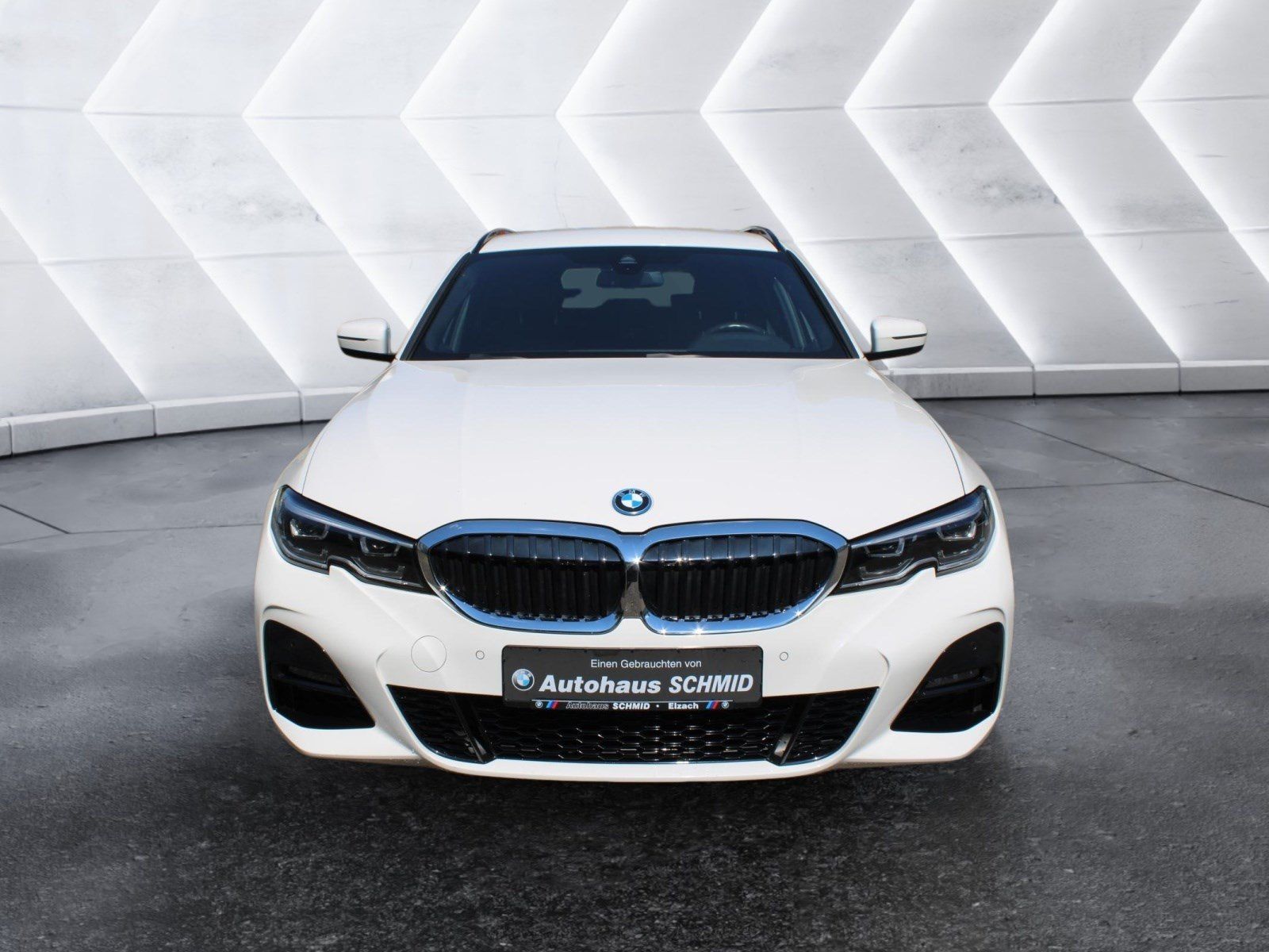 BMW 320e Touring - Samsaru's Car Outlet