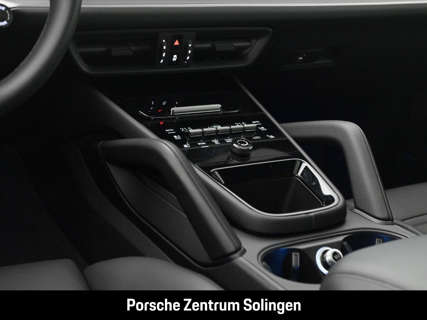 Porsche Cayenne E-Hybrid Coupe 22'' AGA HEADUP SPORT DES