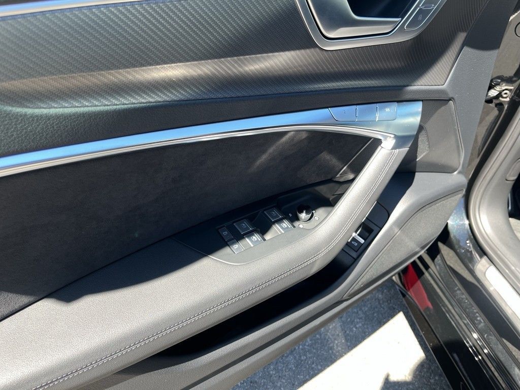 Audi RS6 Avant 4.0 TFSI quattro Navi Pano 22" AHK Spo