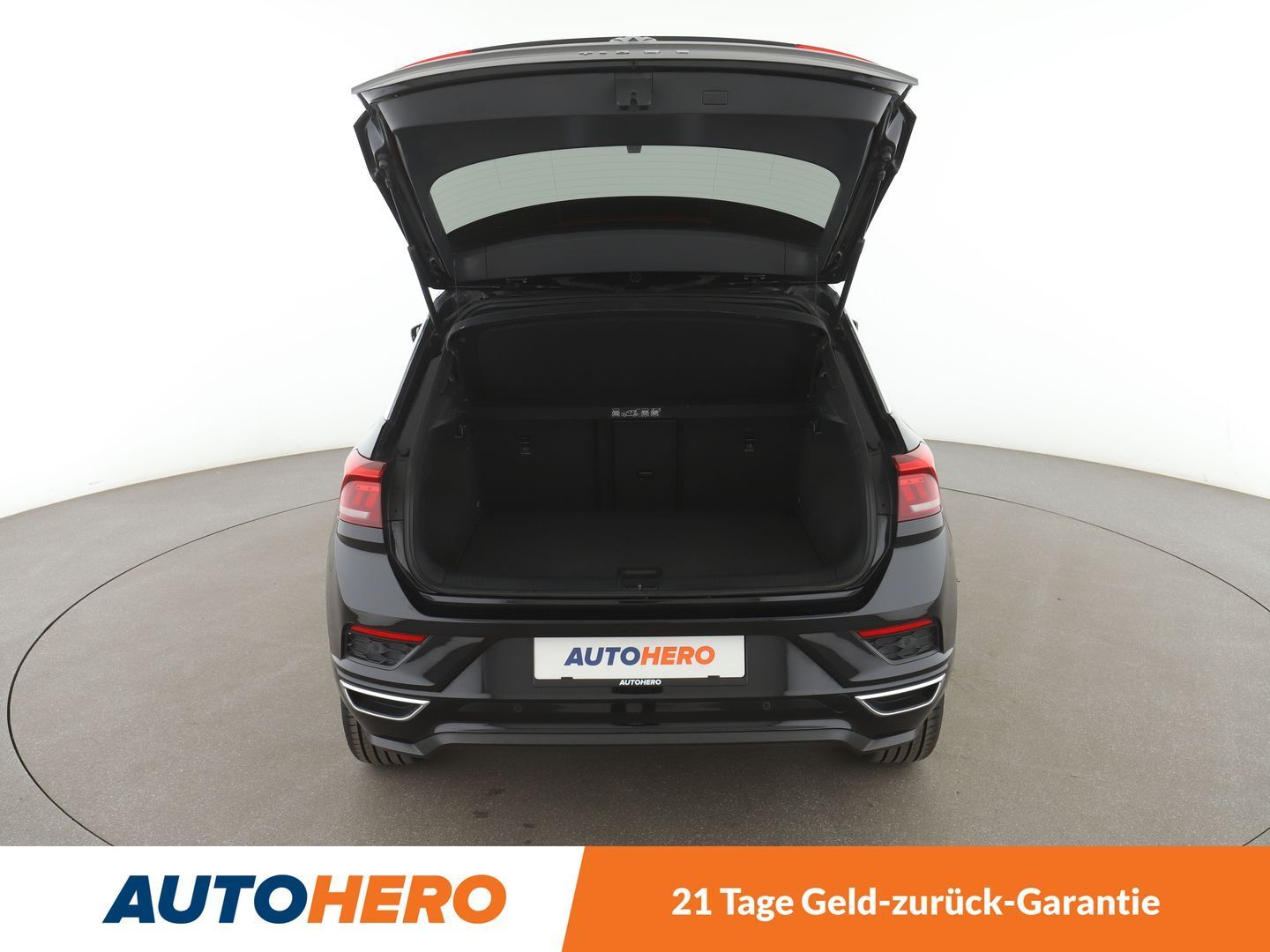 Volkswagen T-Roc 1.5 TSI ACT Sport - Samsaru's Car Outlet