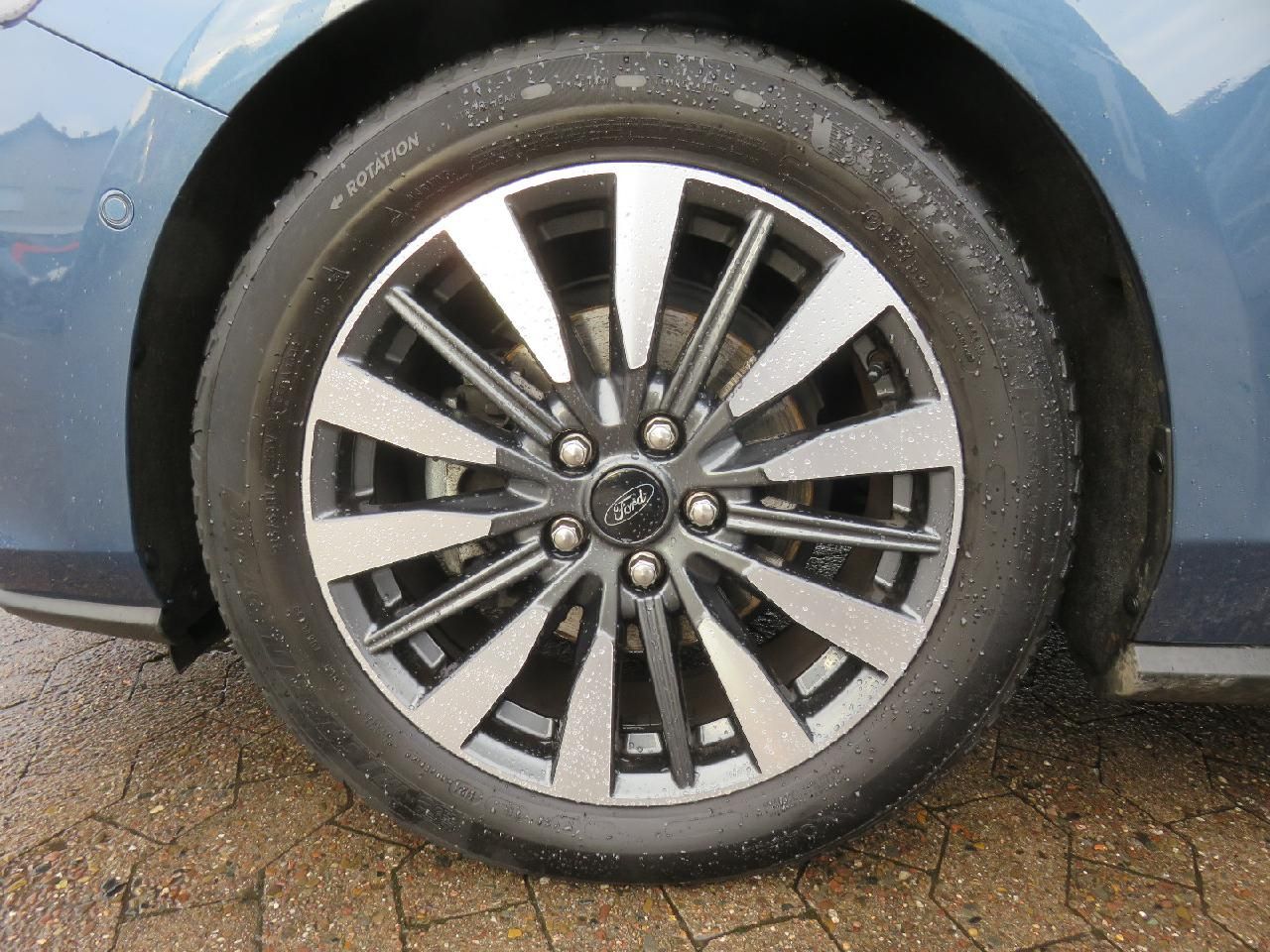 Ford Focus Turnier Titanium X,HUD,Allwetterreifen,