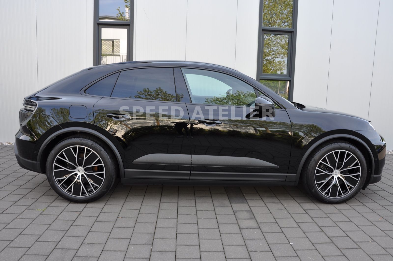 Porsche Macan 4 - Samsaru's Car Outlet