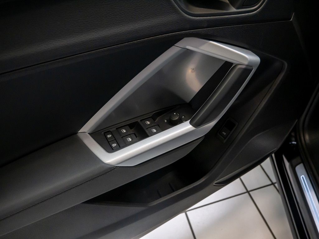 Audi Q3 S line 35 TDI quattro S tronic - Samsaru's Car Outlet
