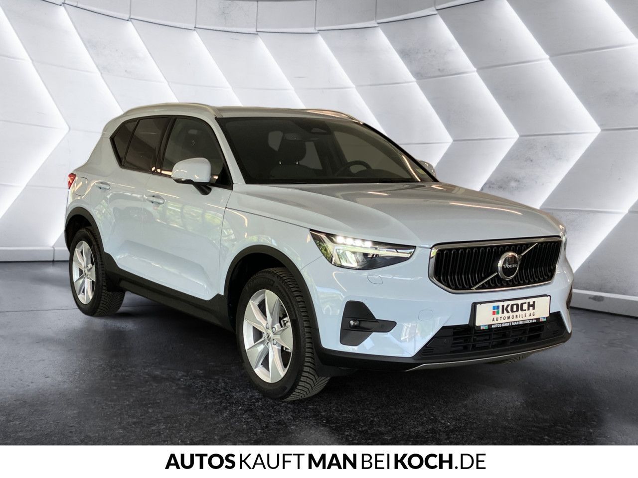 Volvo XC40 B3 DKG Core AHK LED SHZ/LHZ NAVI PDC/CAM!