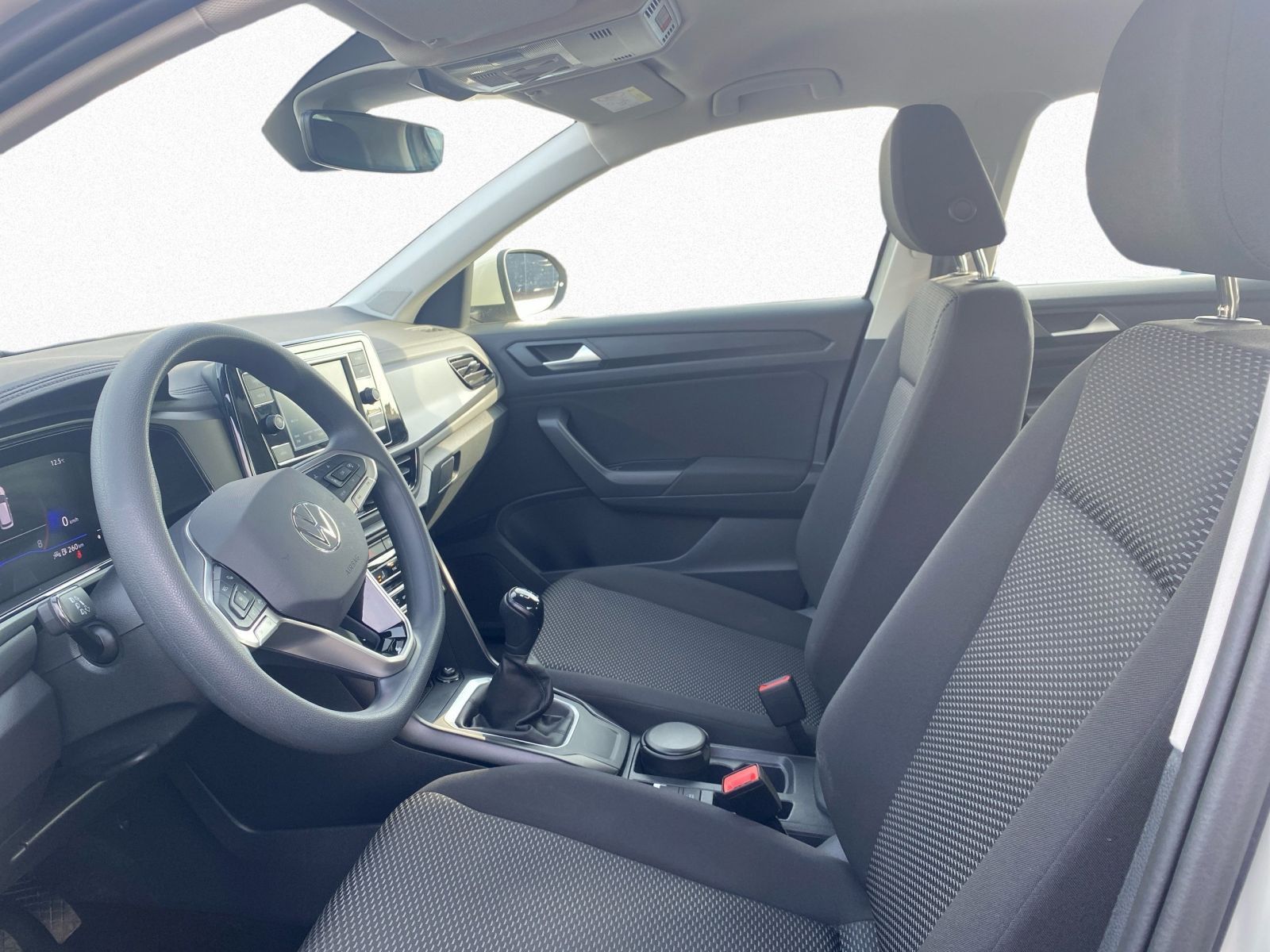 Volkswagen T-Roc 1.0 TSI - Samsaru's Car Outlet