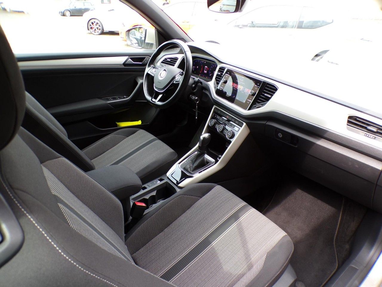 Volkswagen T-ROC CABRIOLET 1.5 TSI - Samsaru's Car Outlet