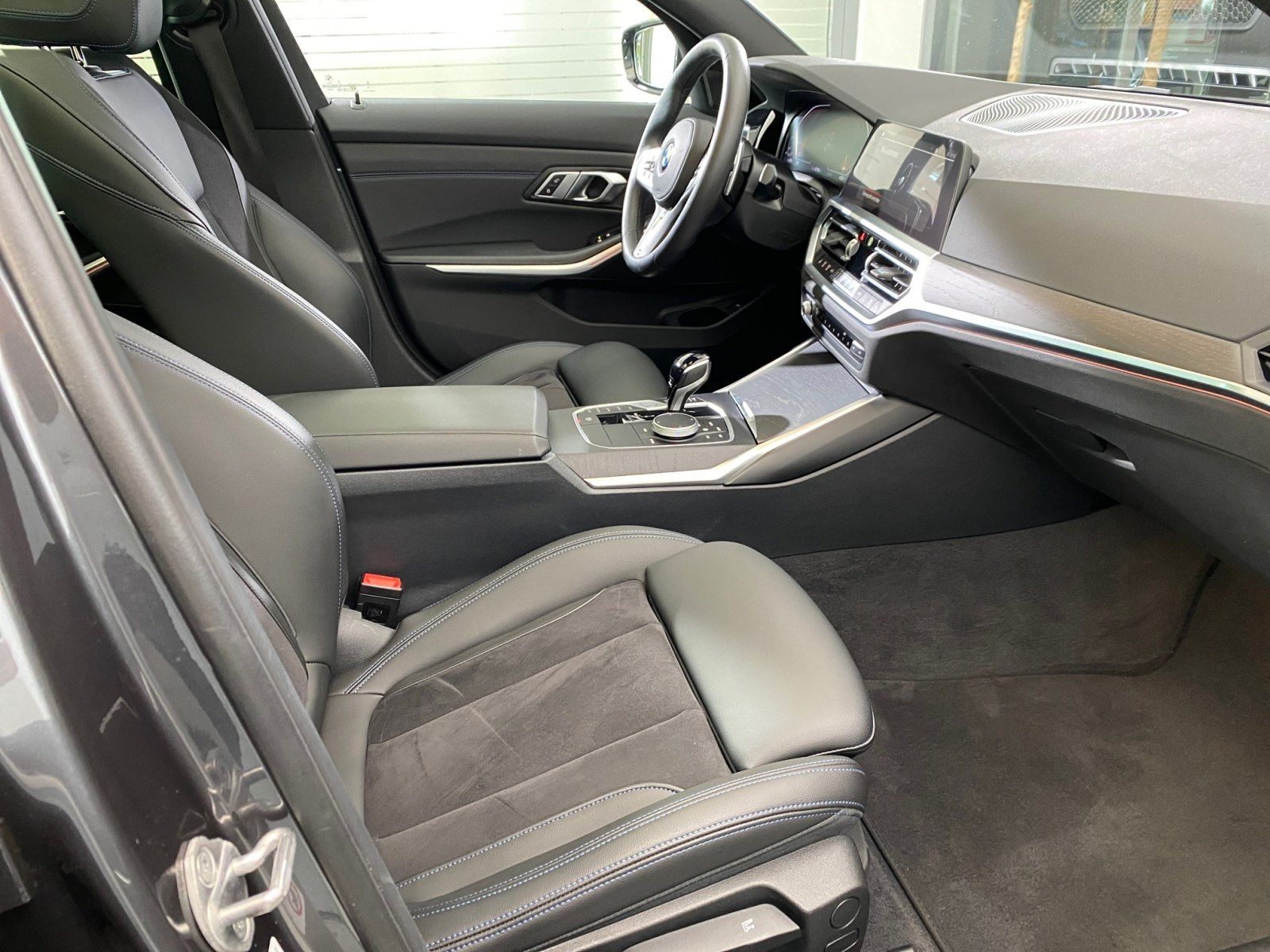 BMW 330i Touring M Sport - Samsaru's Car Outlet