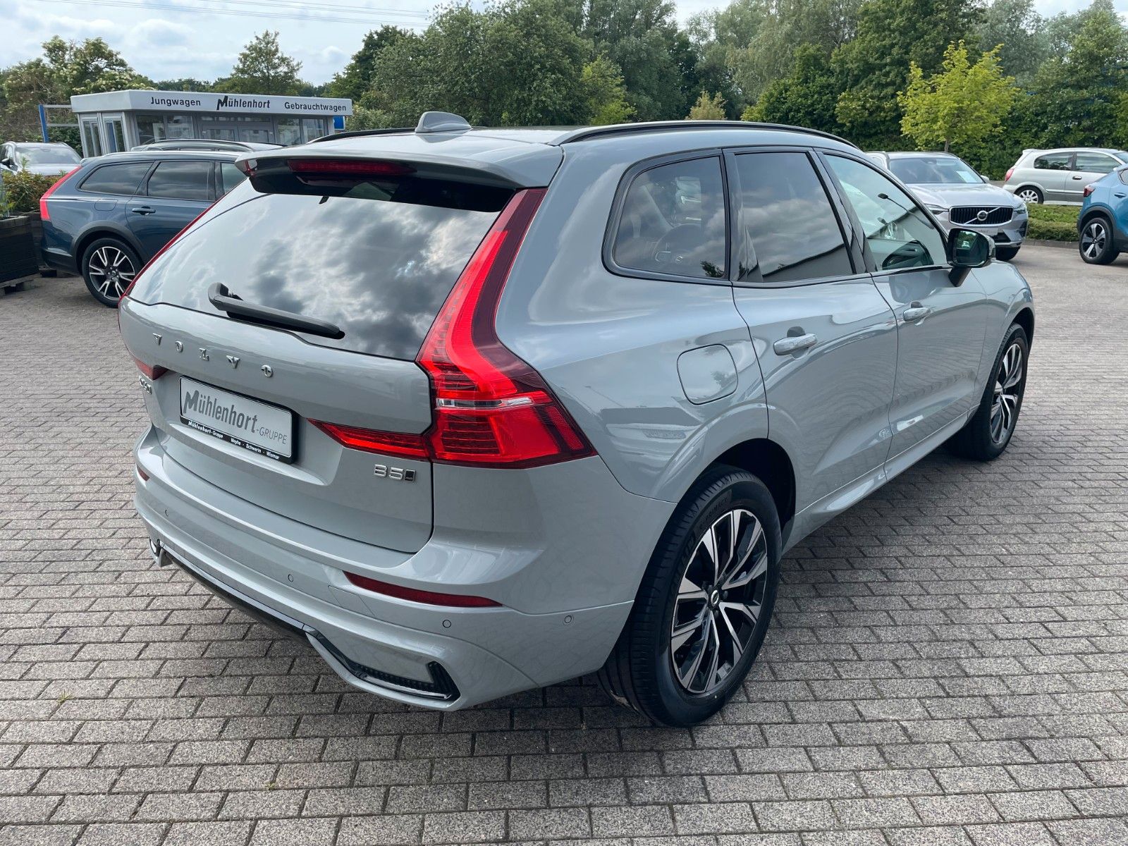 Volvo XC60 B5 AWD PLUS DARK-360-BLIS-H/K-Pilot-VollLED
