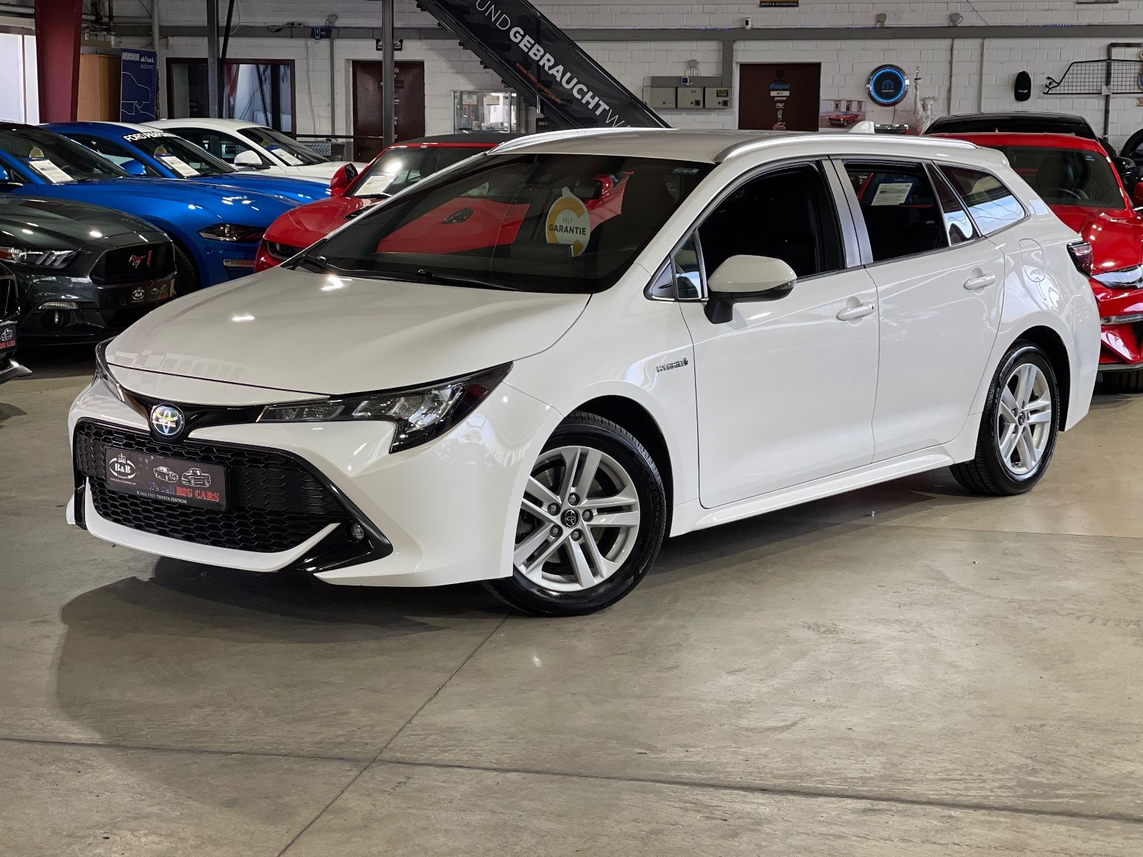Toyota TOURING SPORTS HYBRID BUSINESS - Samsaru's Car Outlet