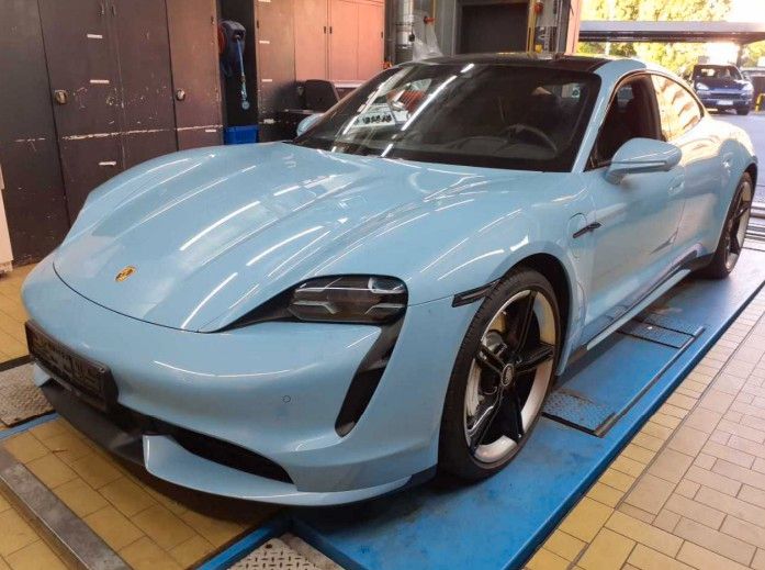 Porsche Taycan Turbo