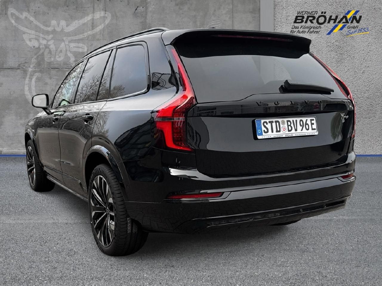 Volvo XC90 T8 AWD Ultra Dark Plug-In Hybrid