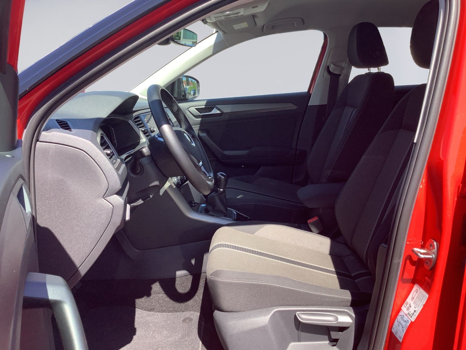 Volkswagen T-Roc 1.0TSI STYLE - Samsaru's Car Outlet