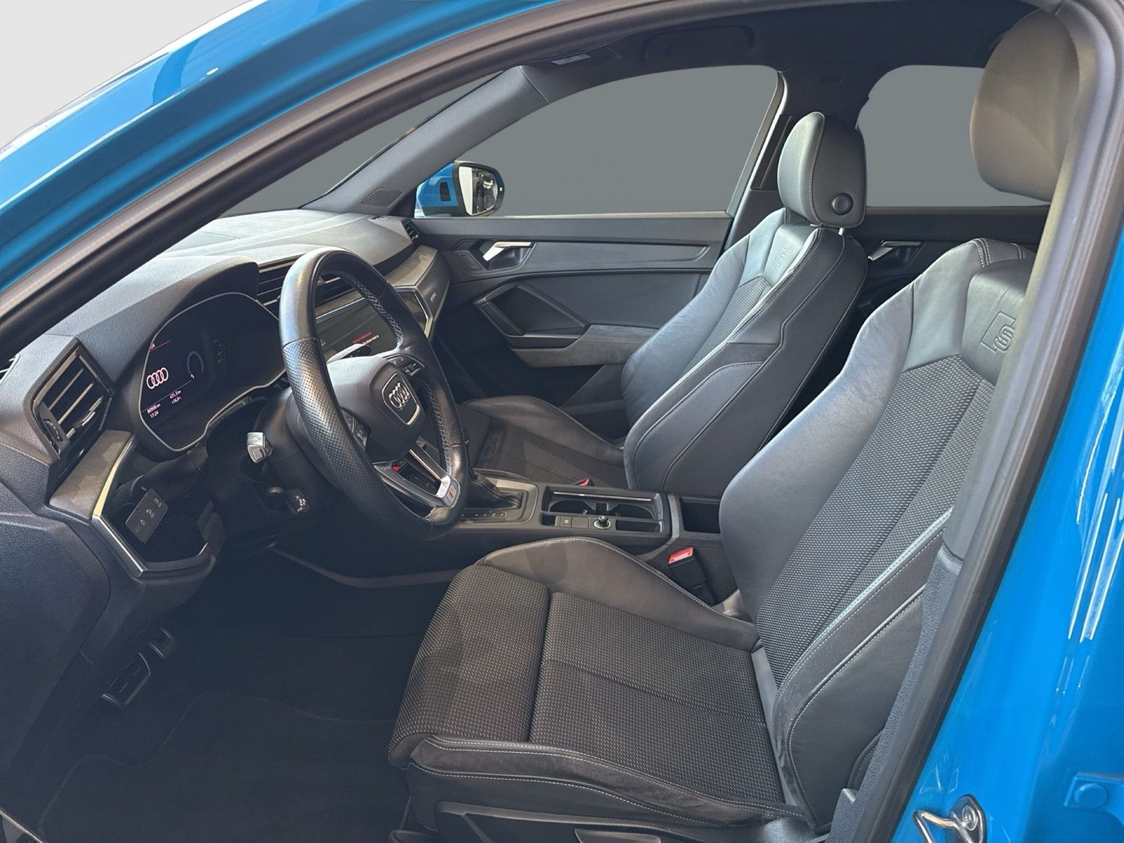 Audi Q3 35 quattro S LINE BLACKPAK AHK ACC LM20 NAVI+